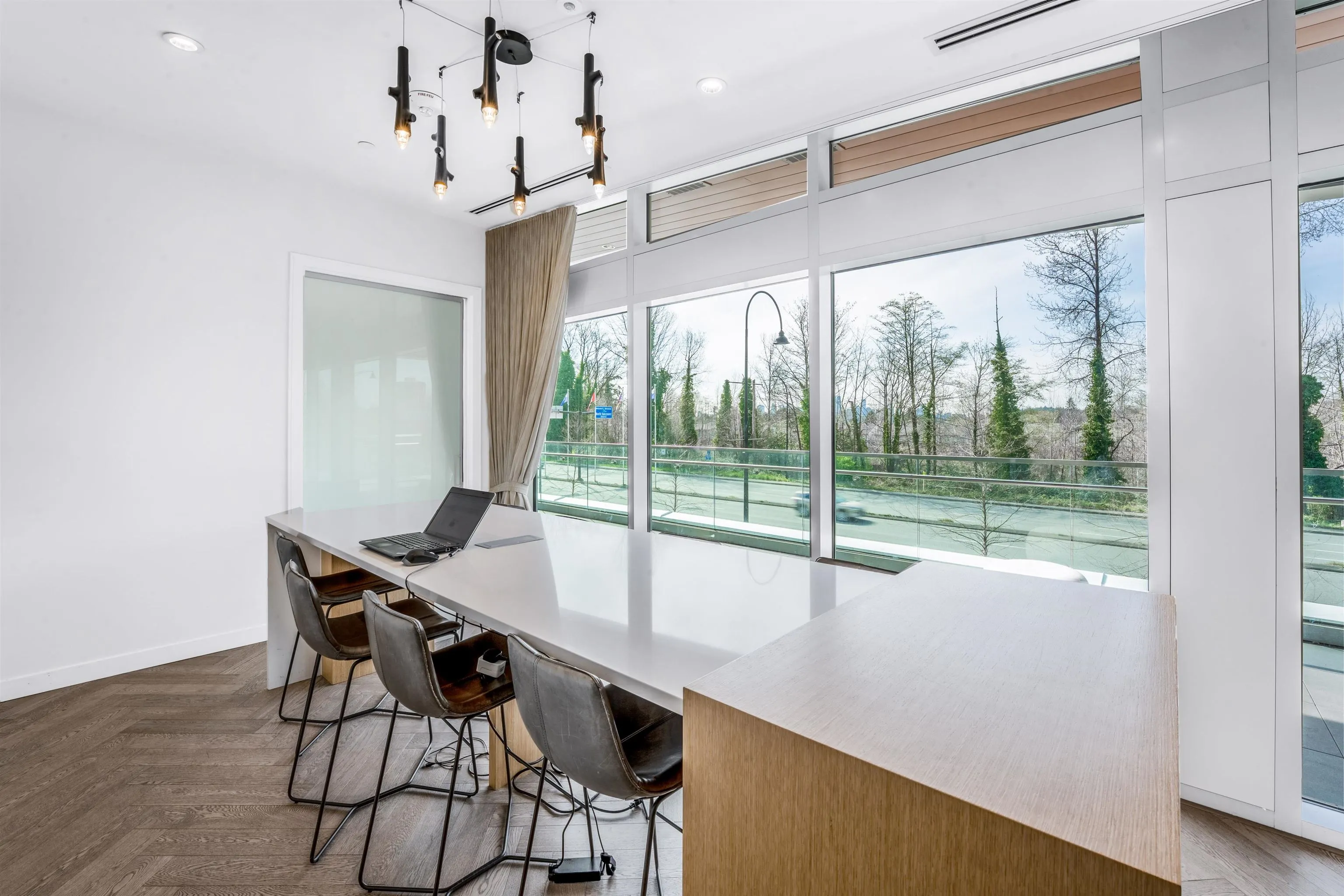 902 200 Klahanie Court