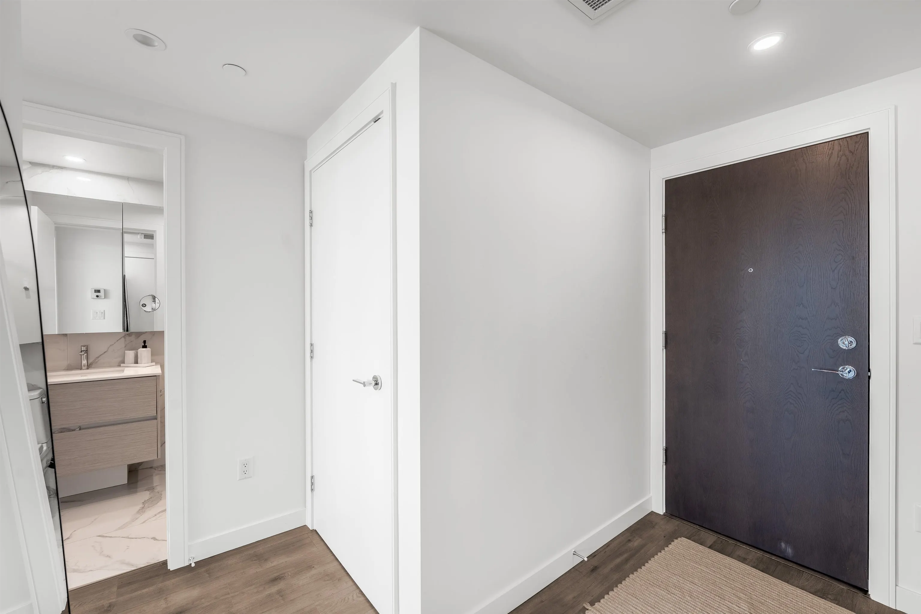 902 200 Klahanie Court