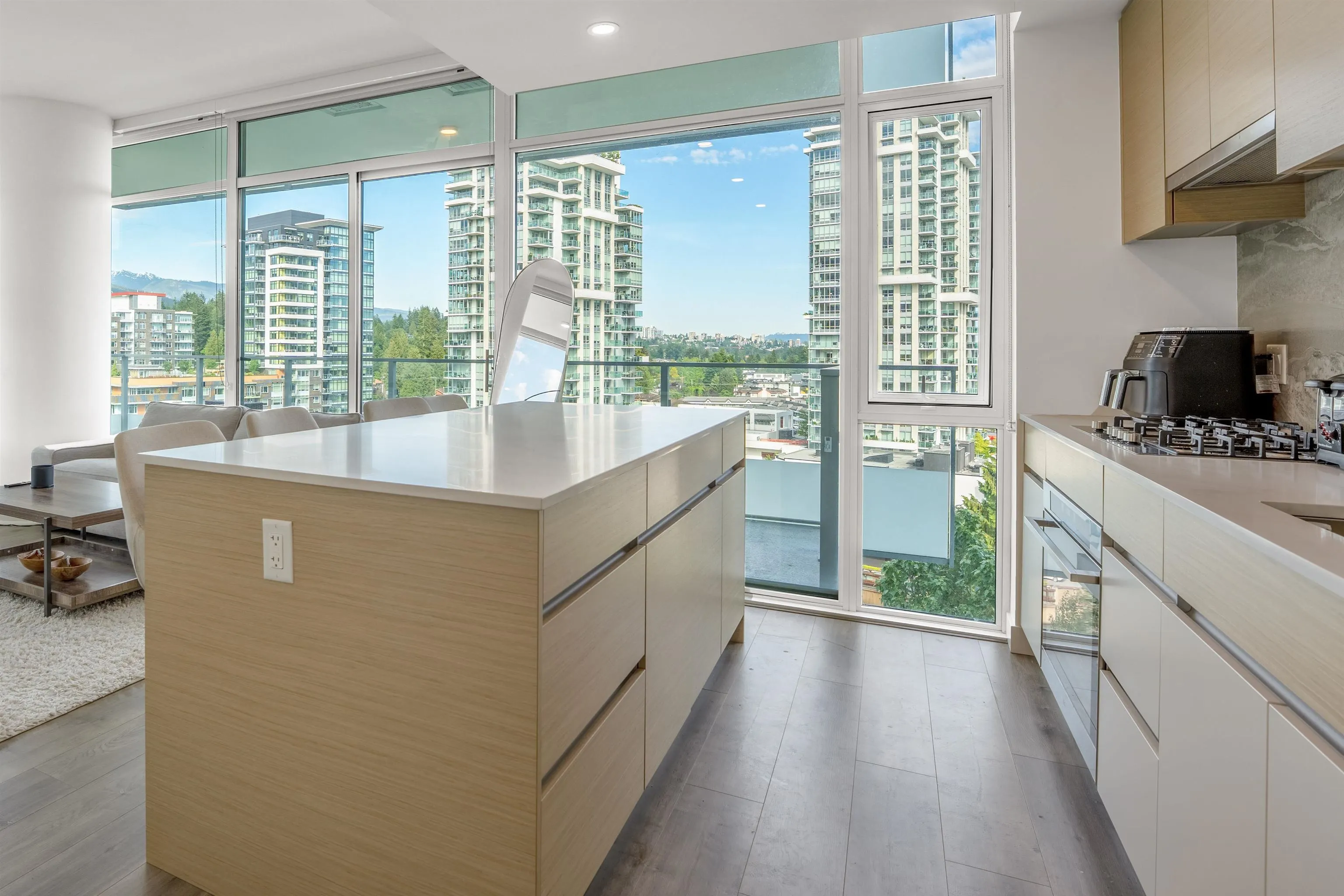 902 200 Klahanie Court