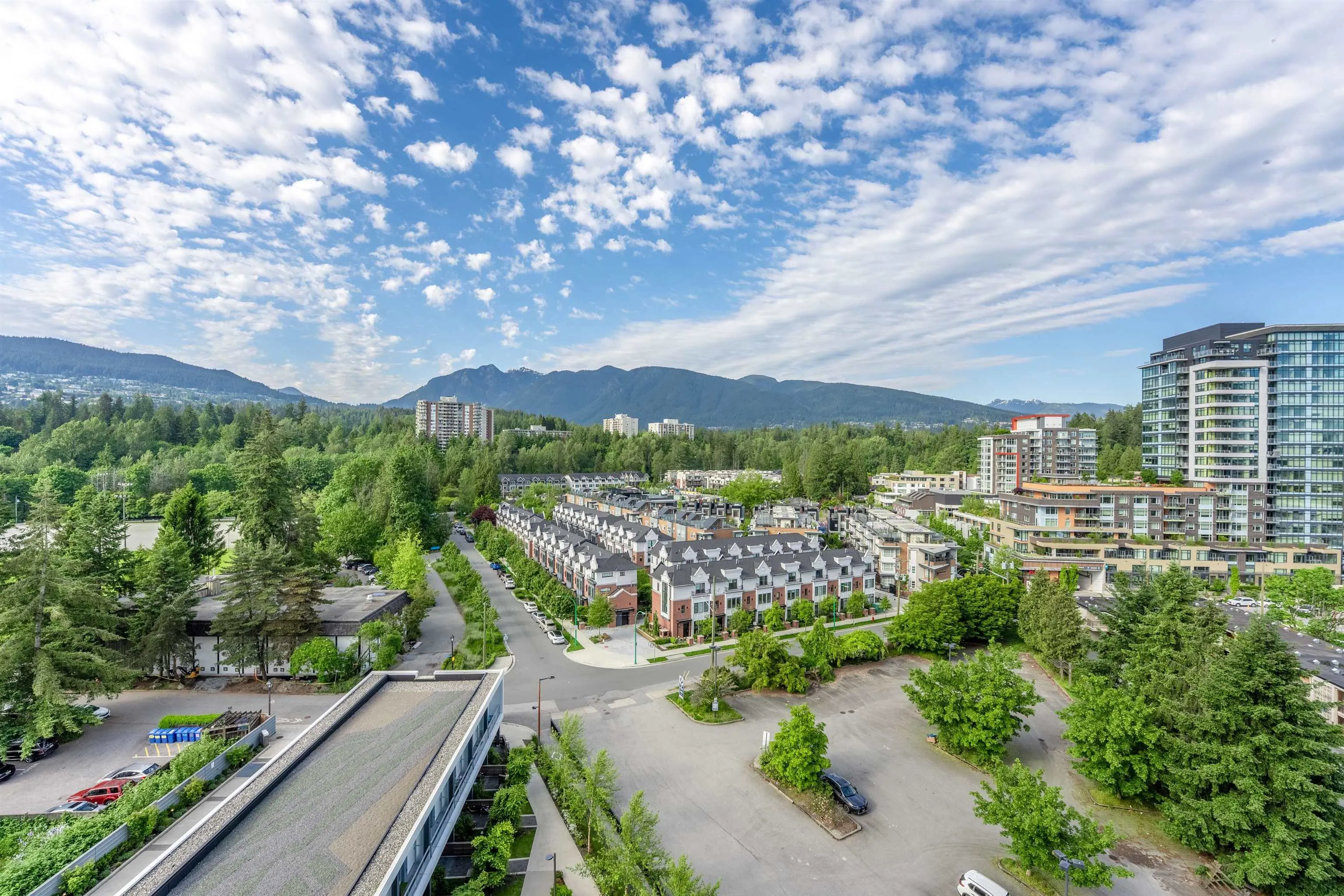 902 200 Klahanie Court