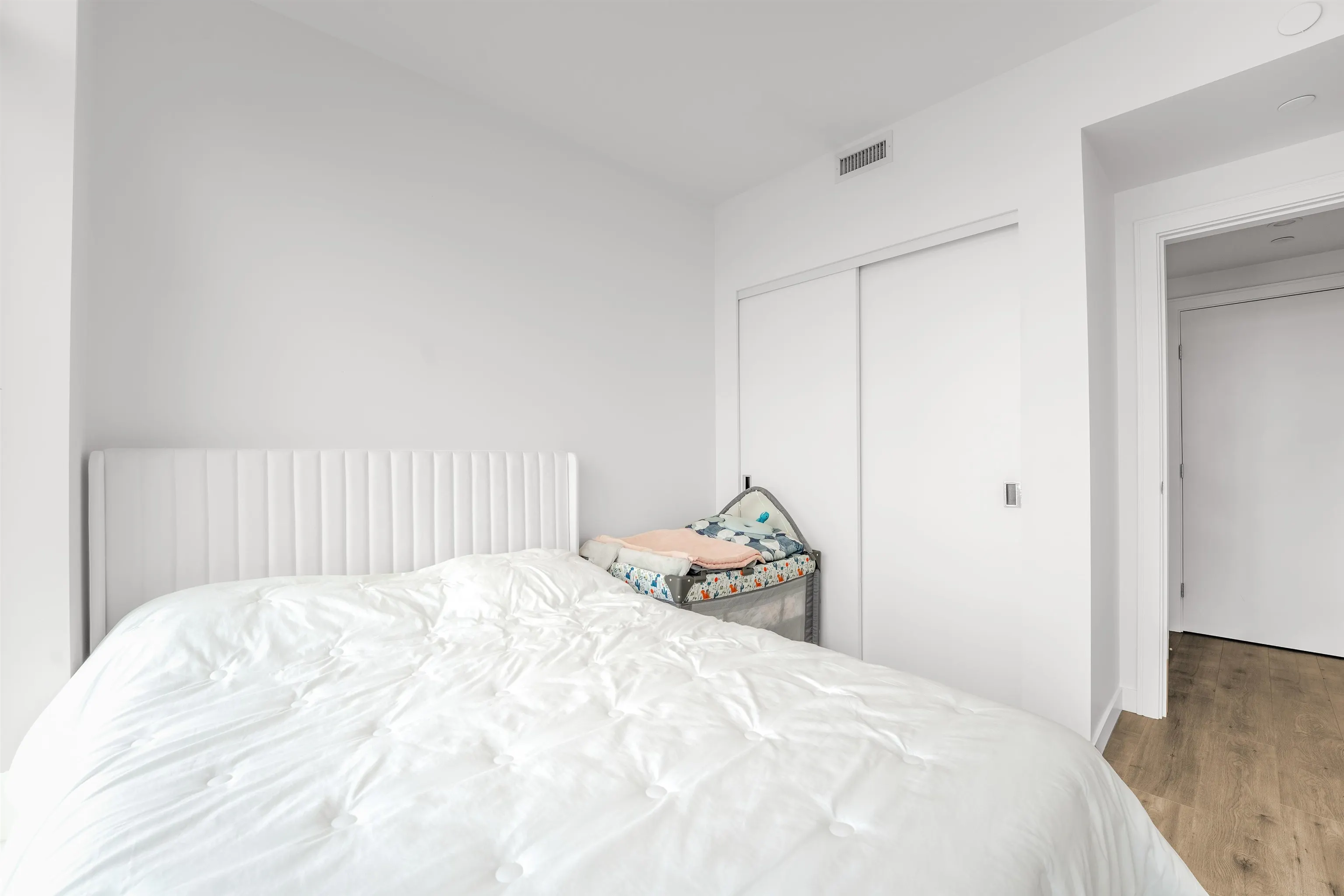 902 200 Klahanie Court