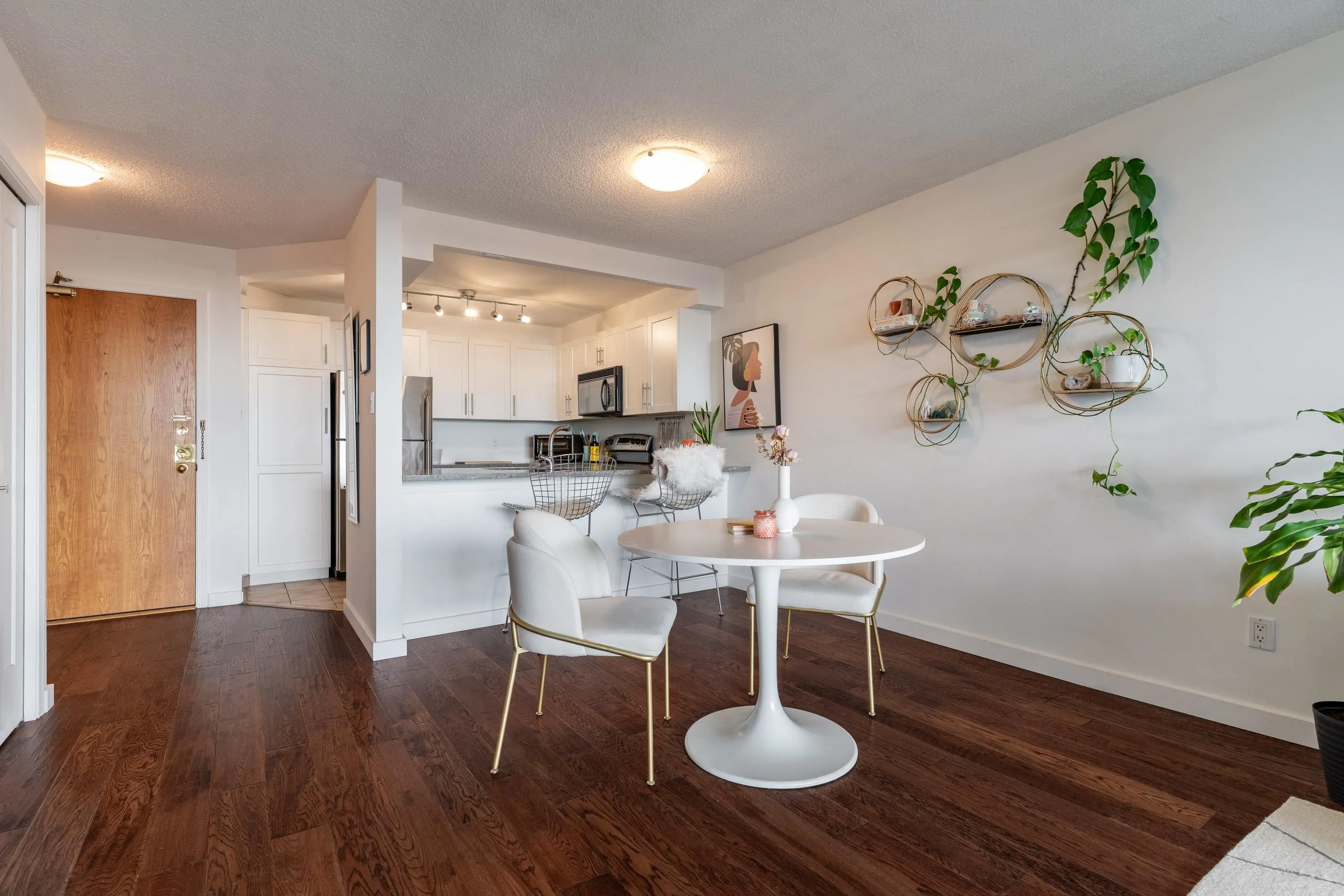 905 1065 Quayside Drive