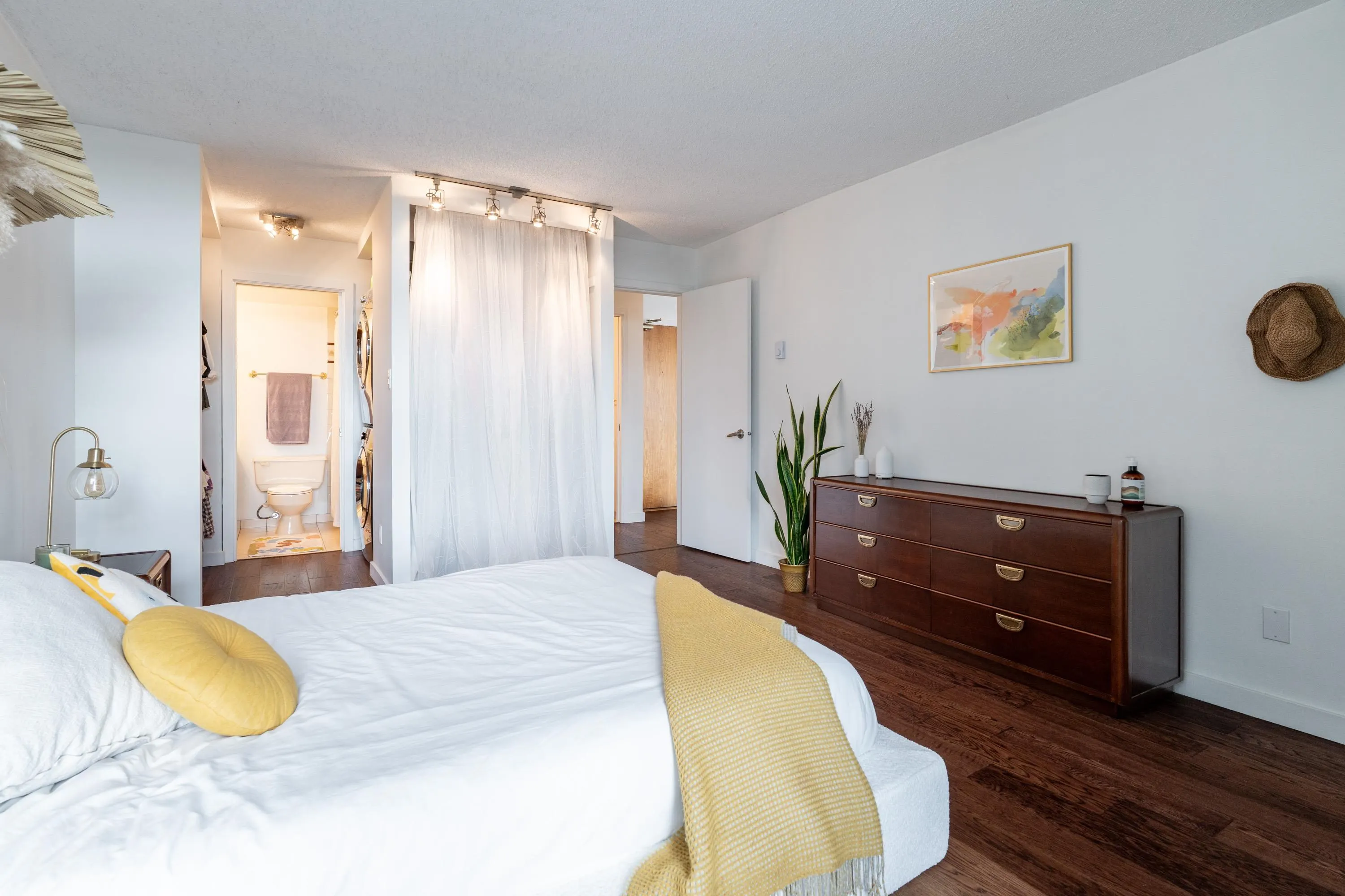 905 1065 Quayside Drive