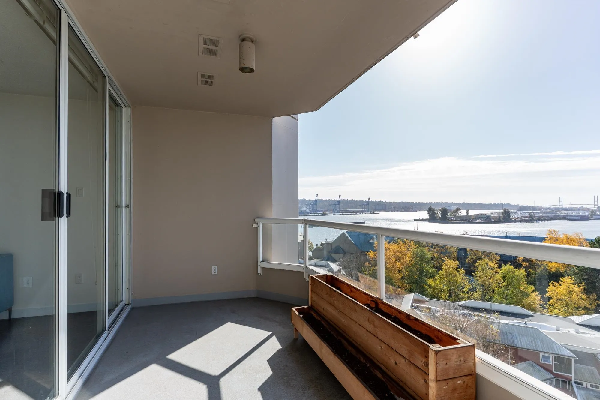 905 1065 Quayside Drive