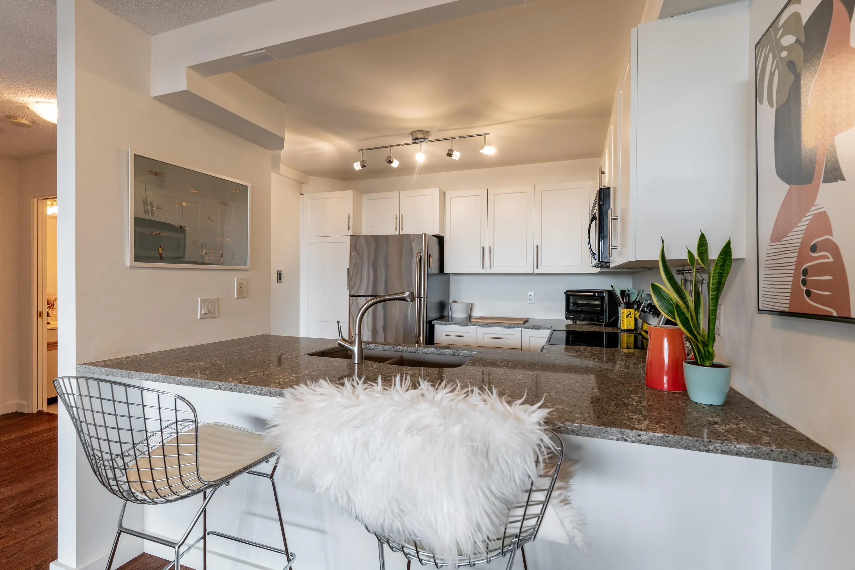 905 1065 Quayside Drive