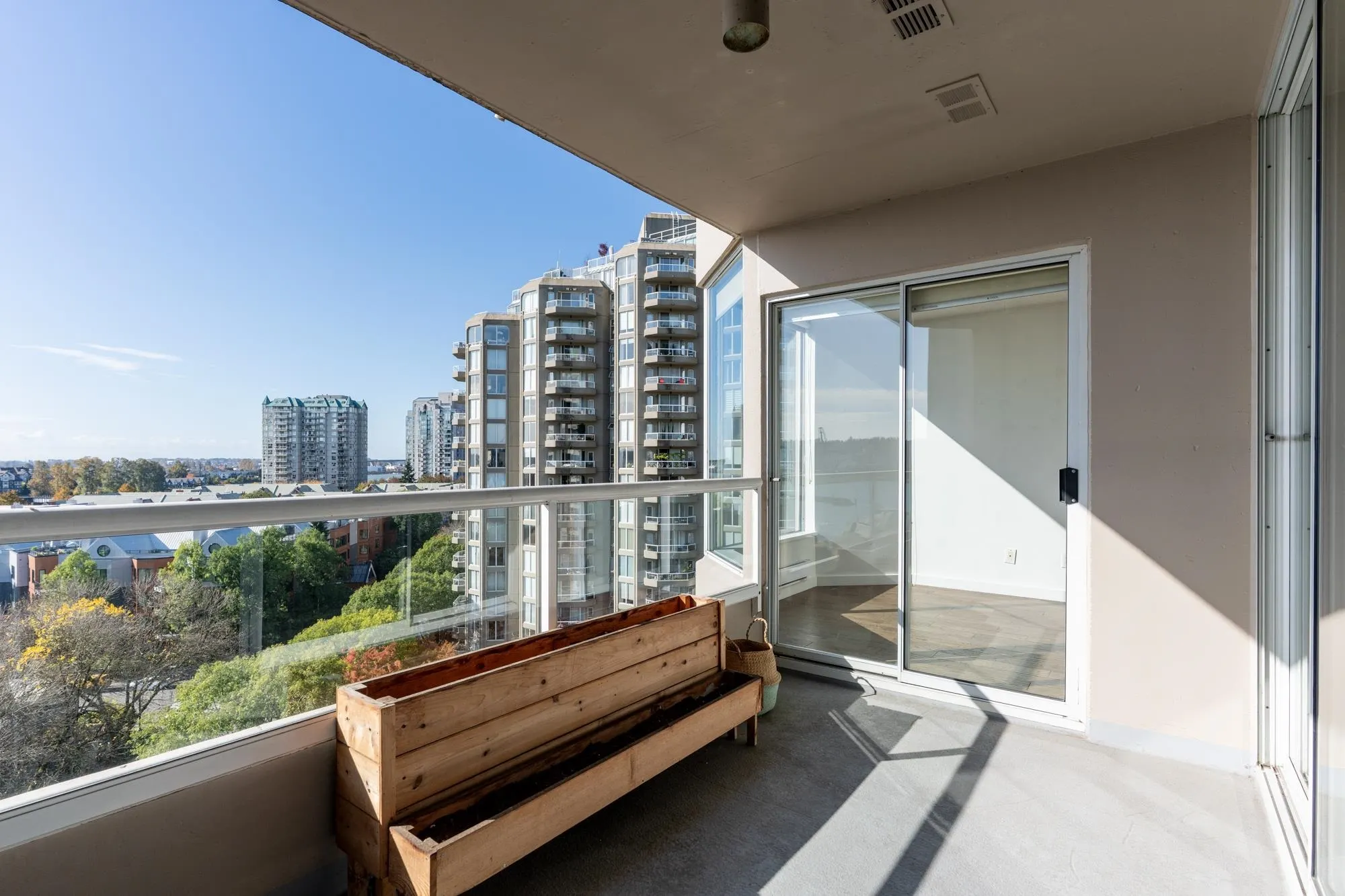 905 1065 Quayside Drive