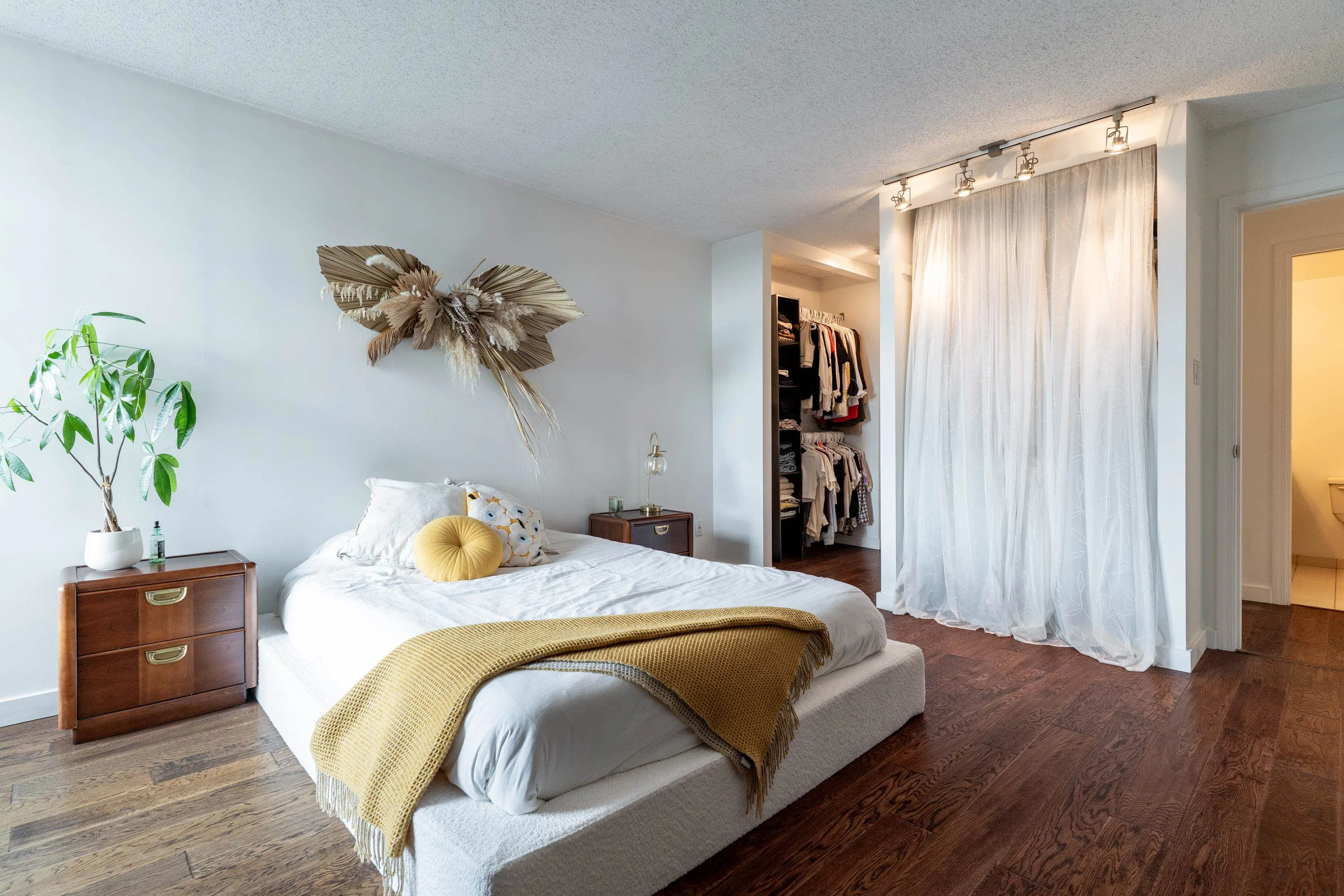 905 1065 Quayside Drive