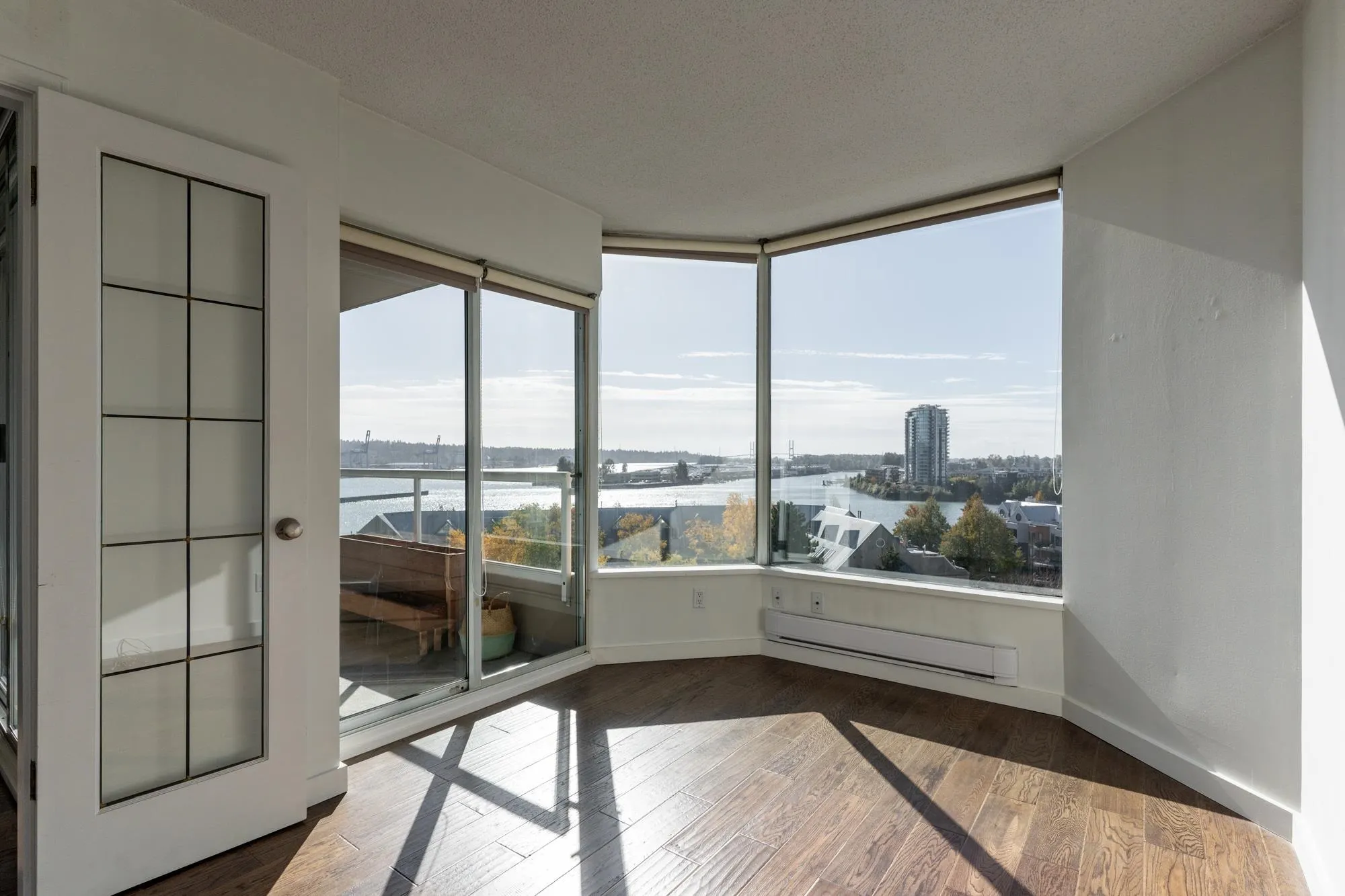 905 1065 Quayside Drive