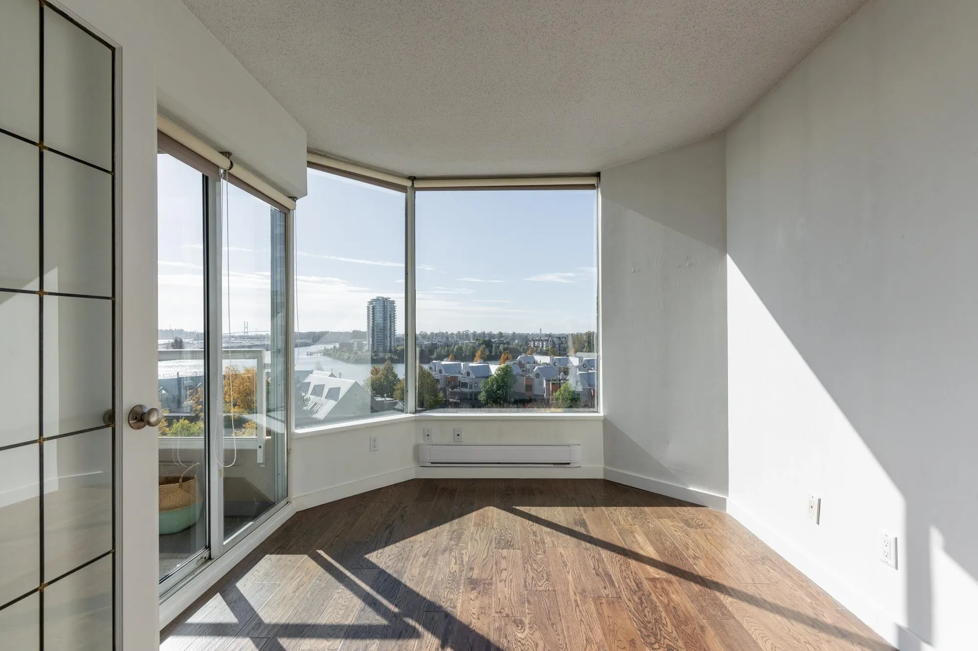 905 1065 Quayside Drive