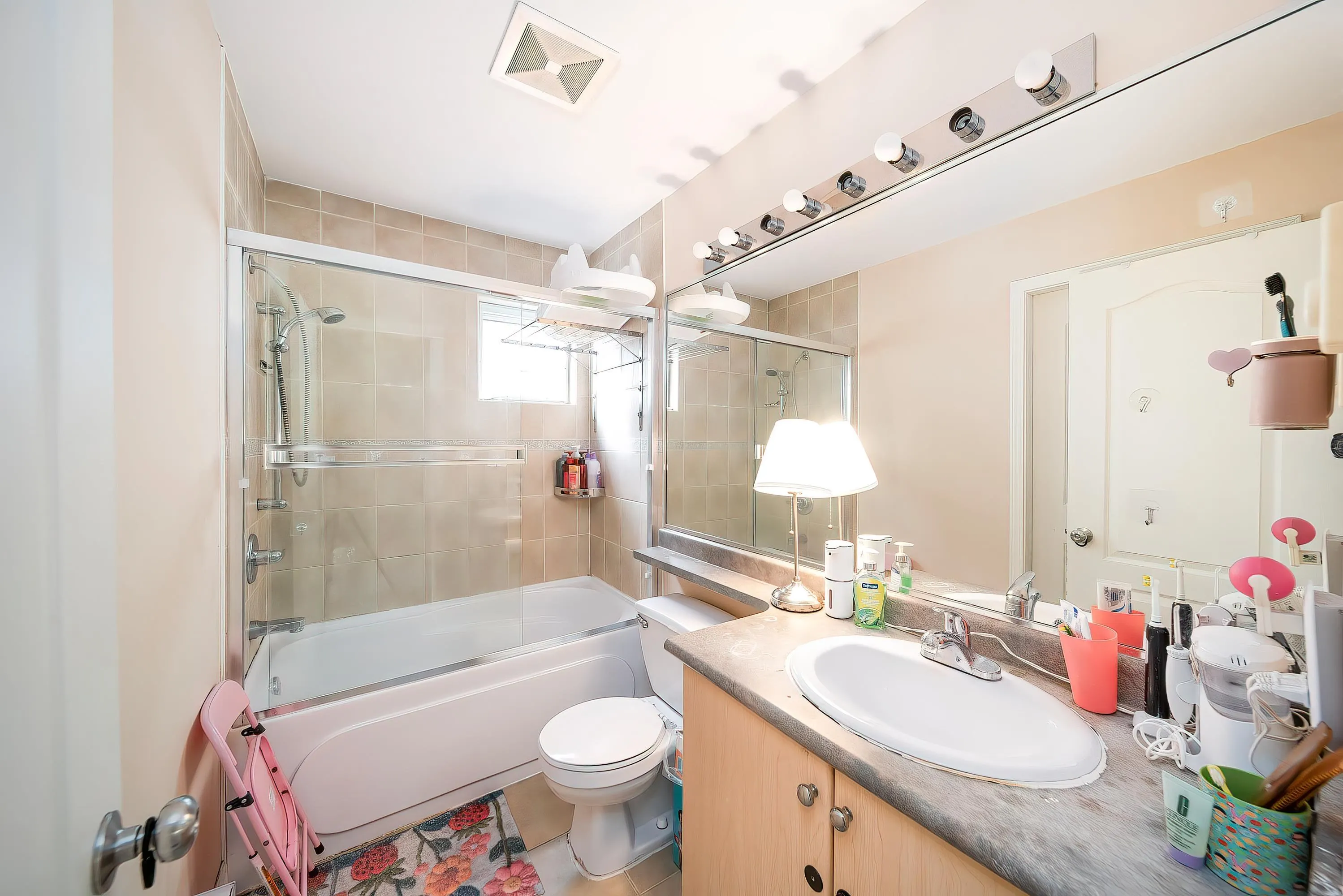 15 9288 Keefer Avenue