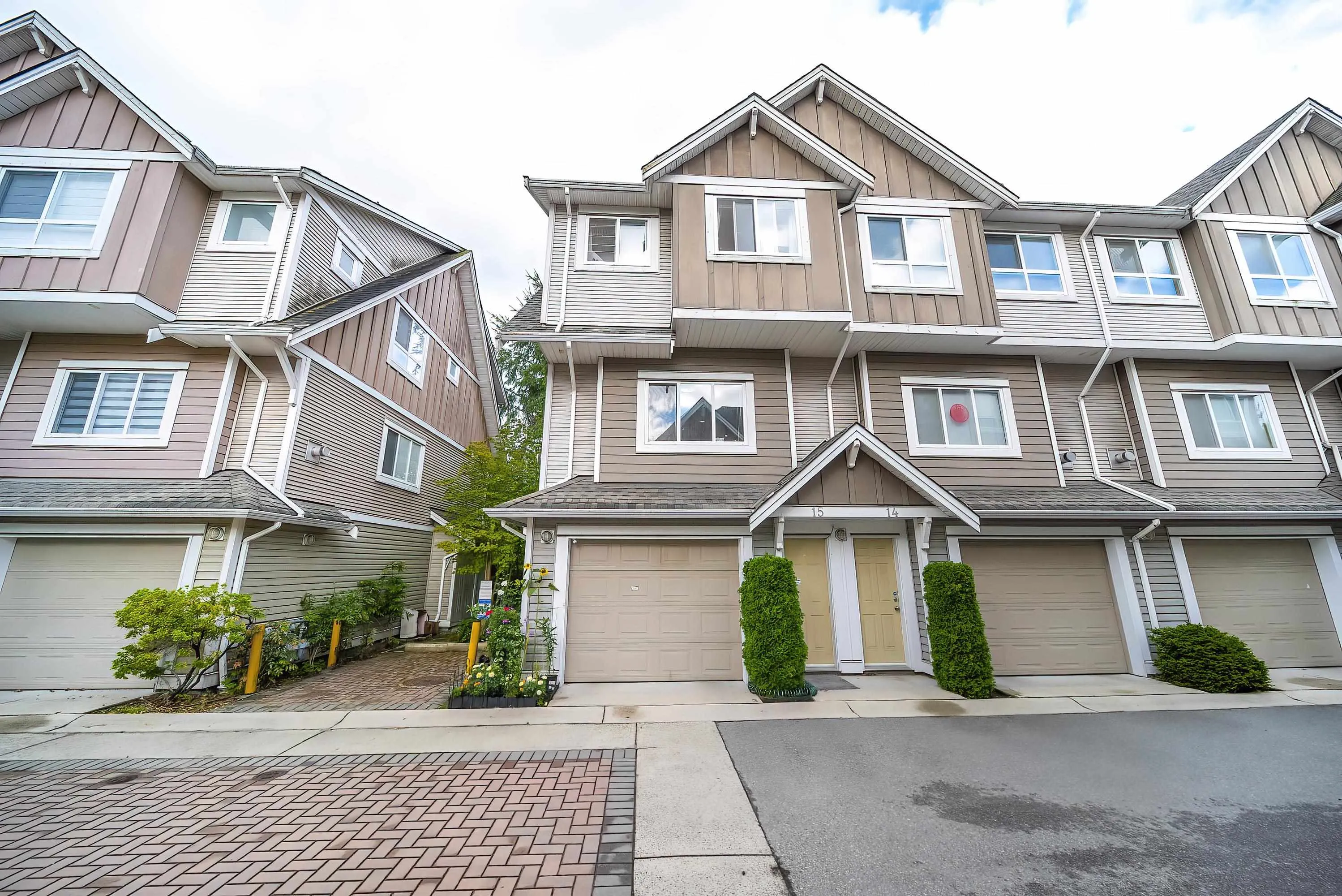 15 9288 Keefer Avenue