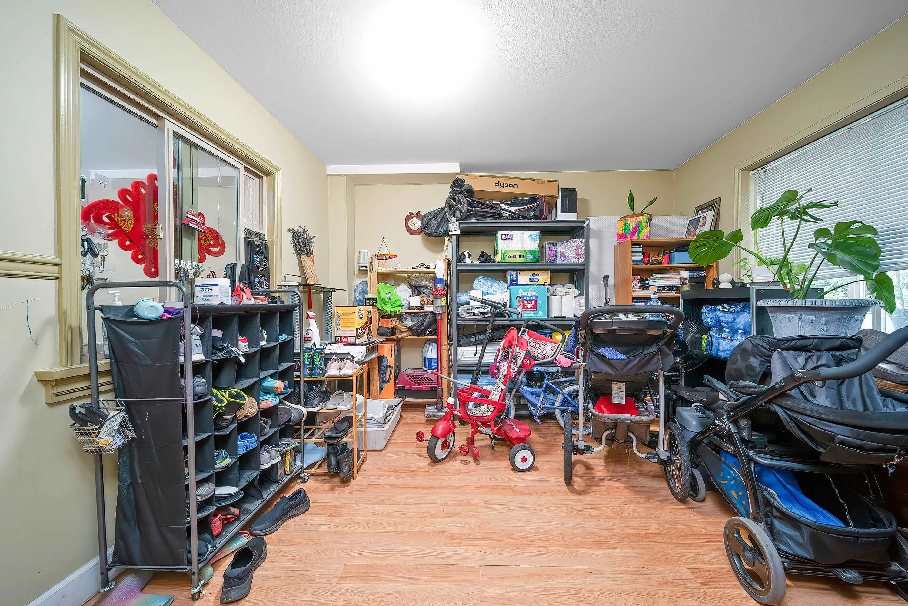 15 9288 Keefer Avenue