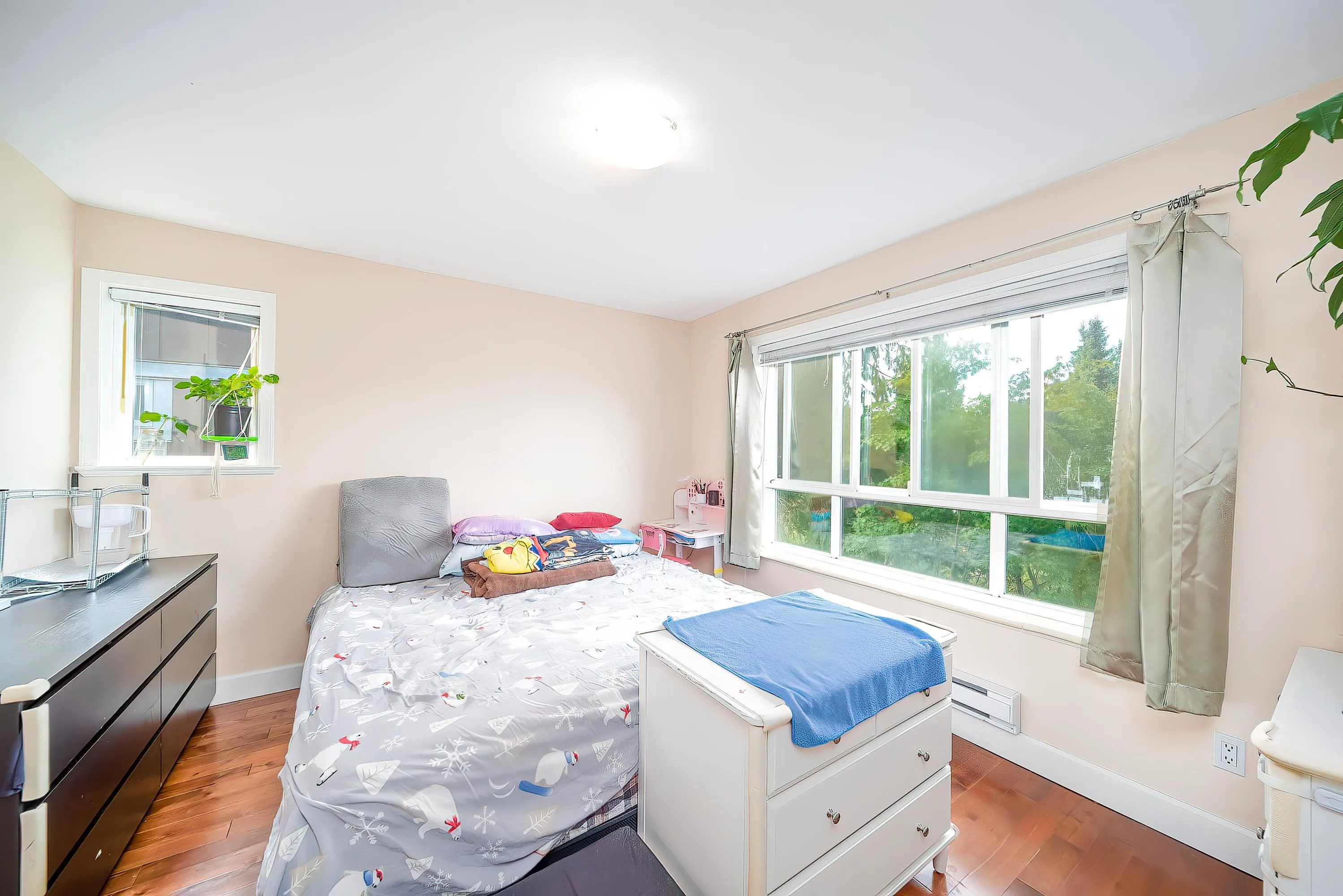 15 9288 Keefer Avenue