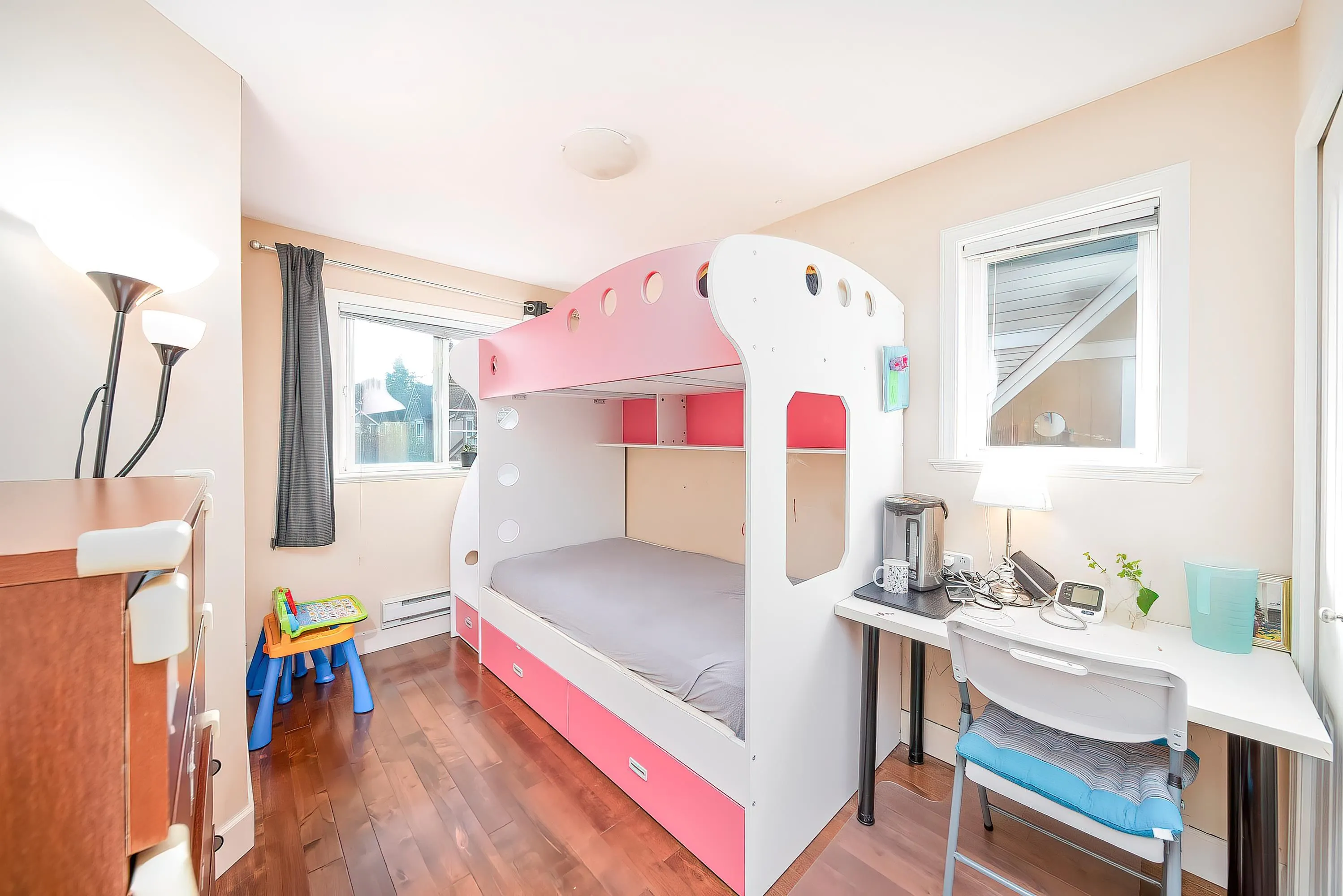 15 9288 Keefer Avenue