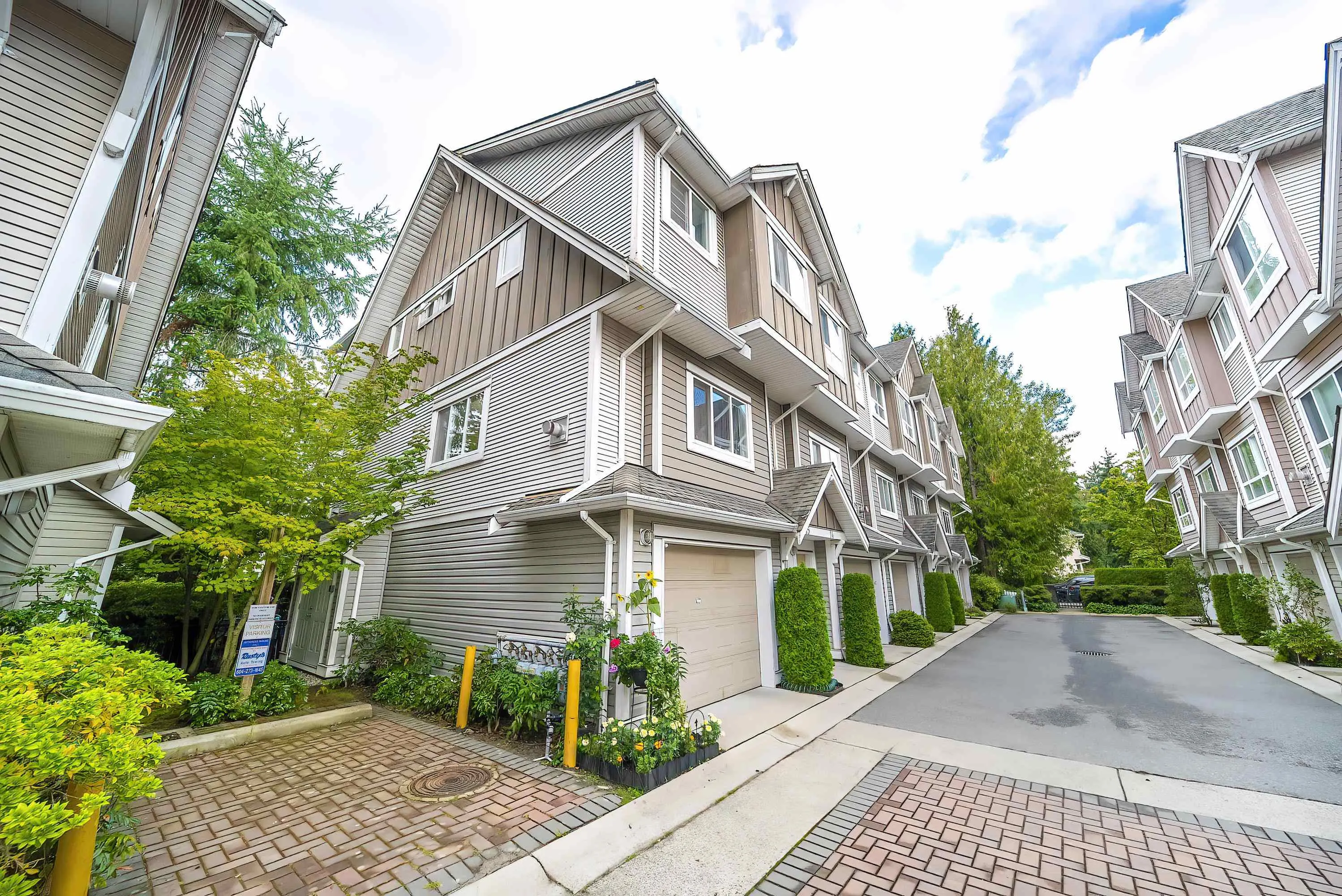 15 9288 Keefer Avenue