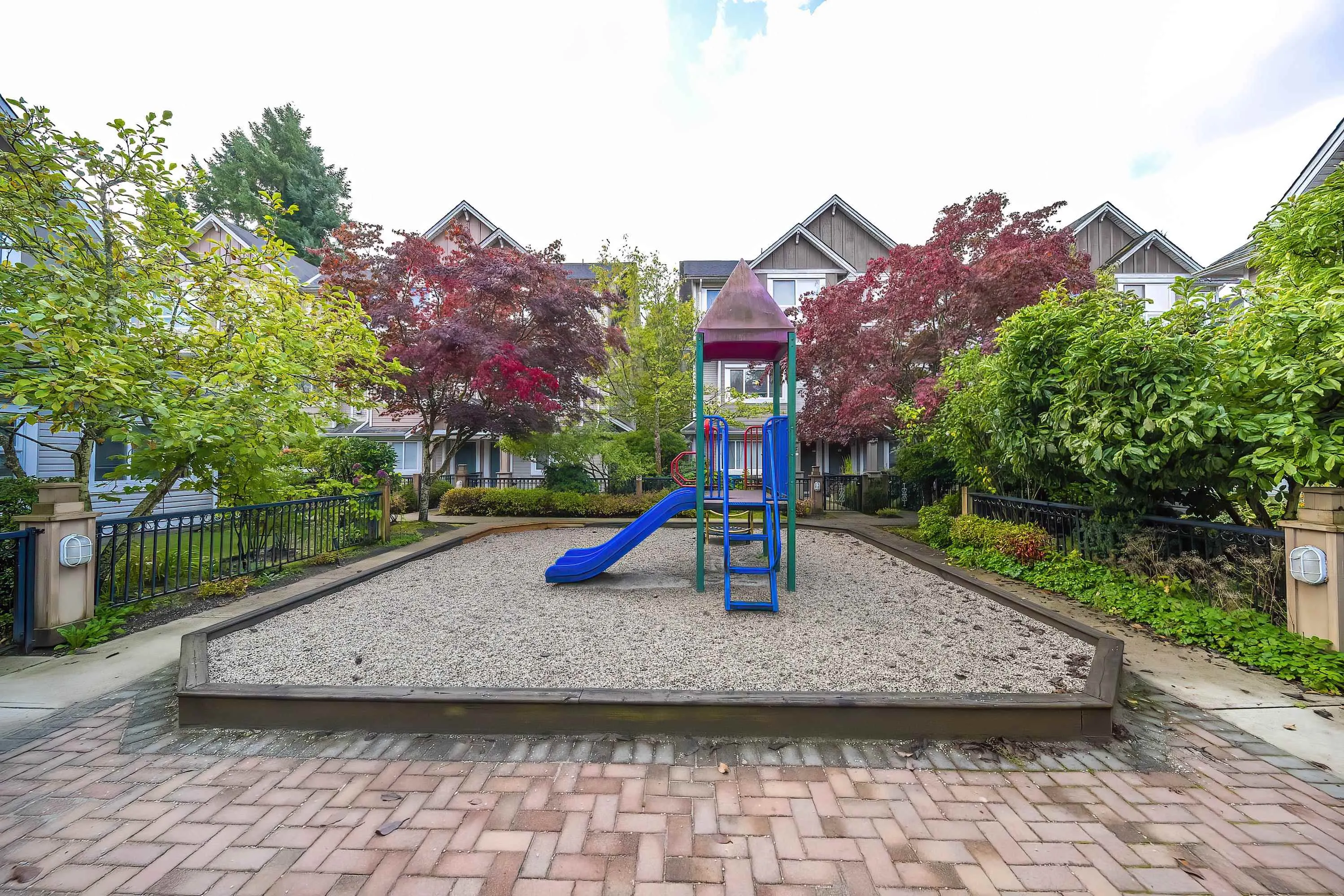 15 9288 Keefer Avenue