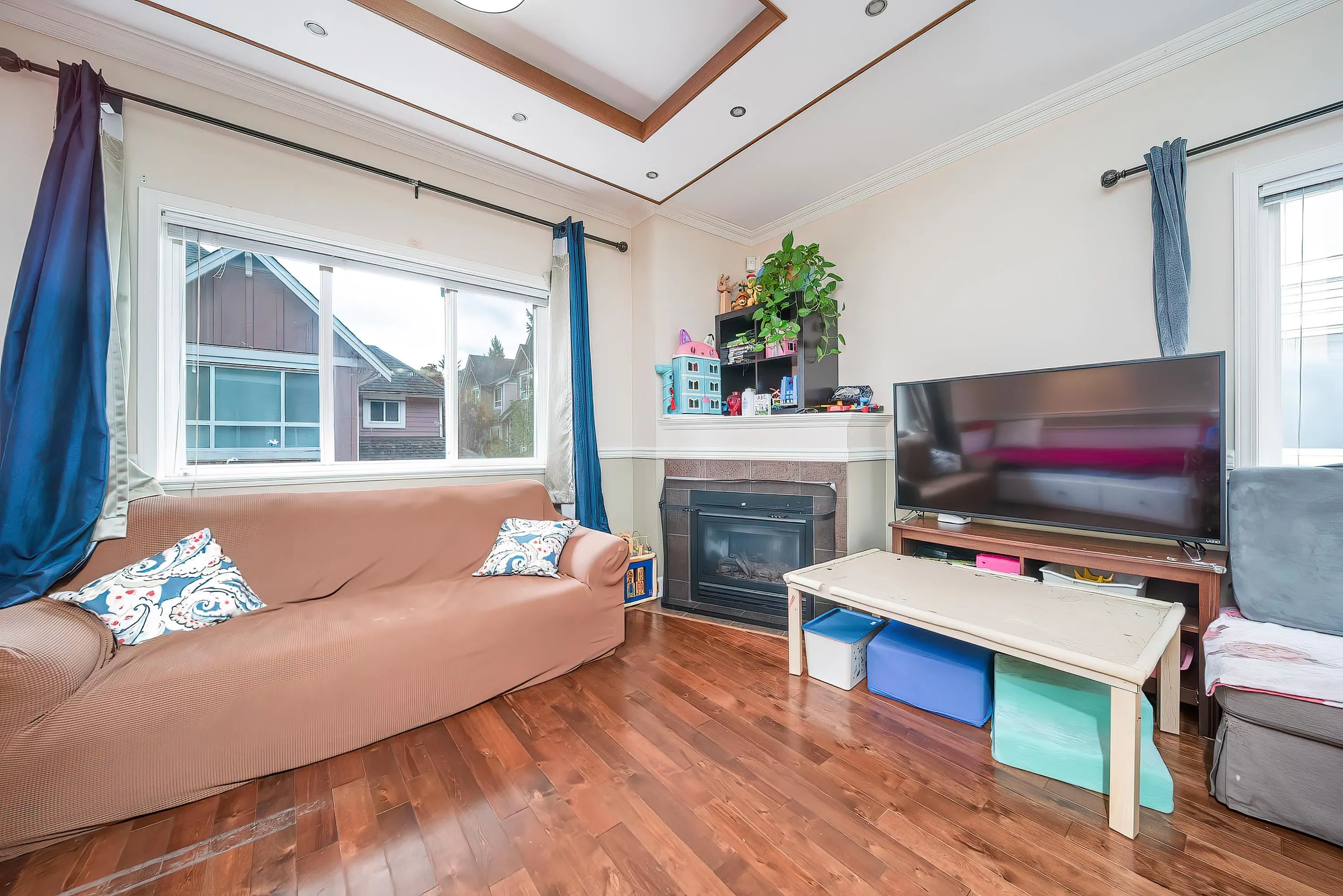 15 9288 Keefer Avenue