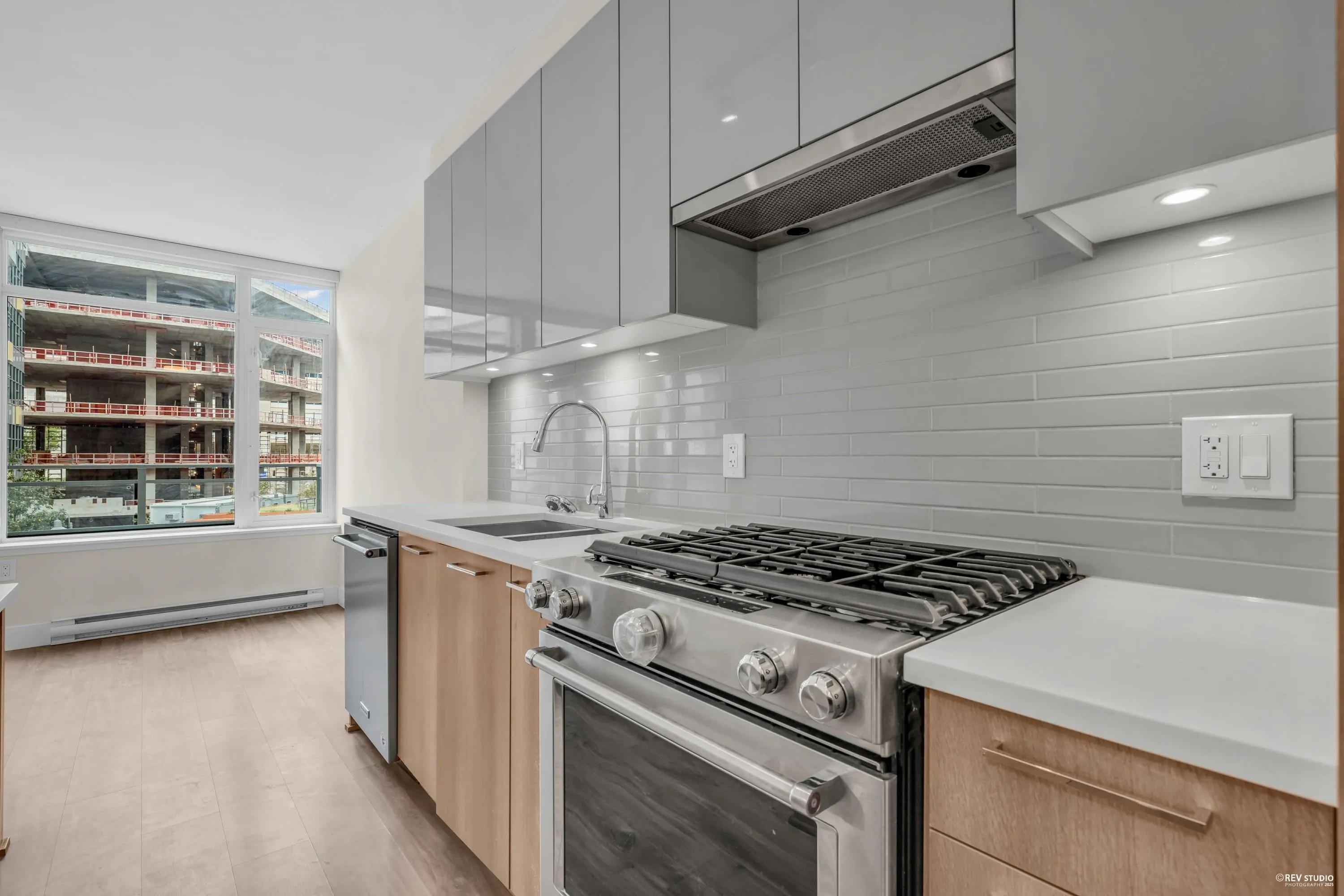 406 258 Nelson's Court