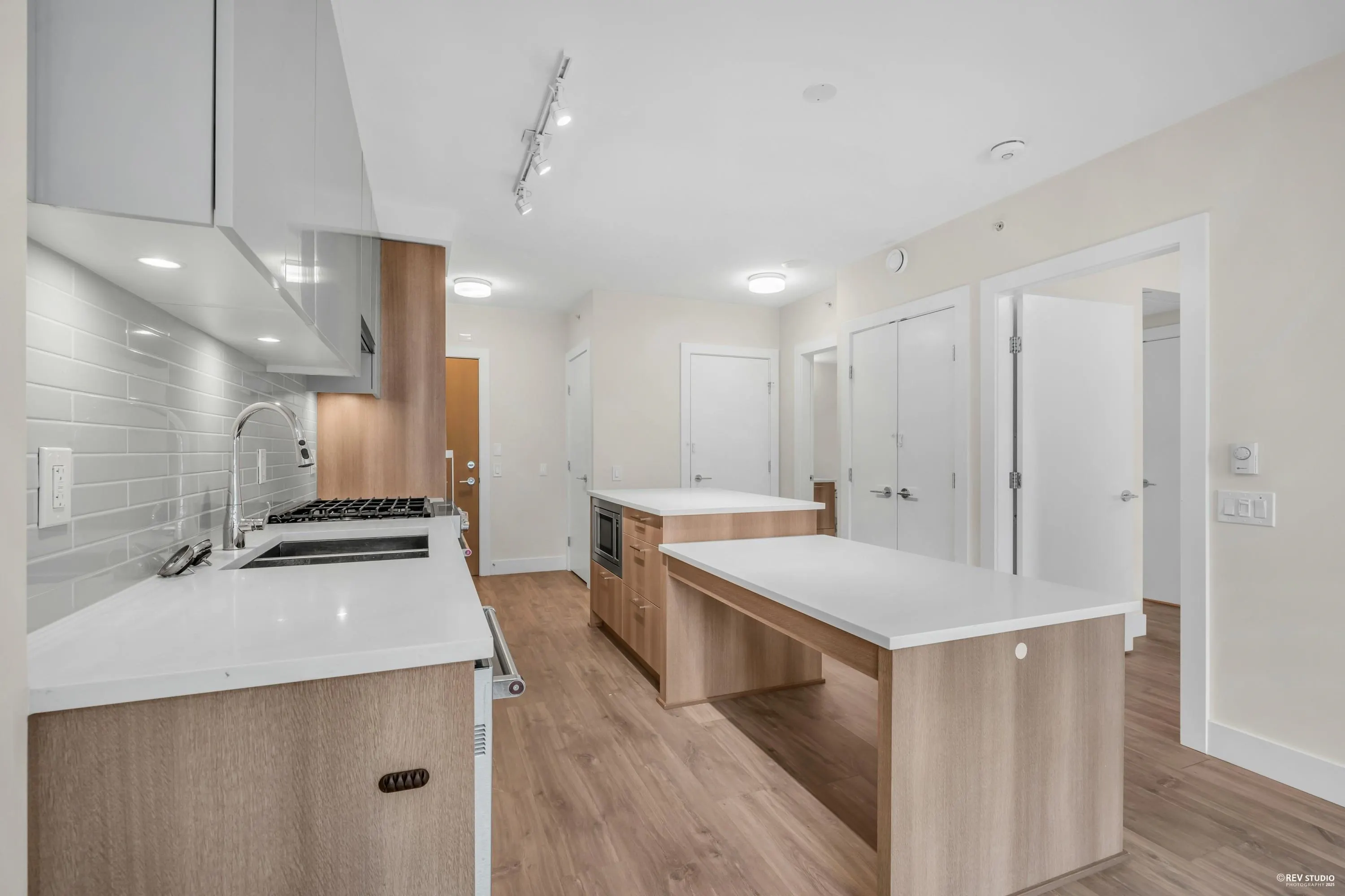 406 258 Nelson's Court