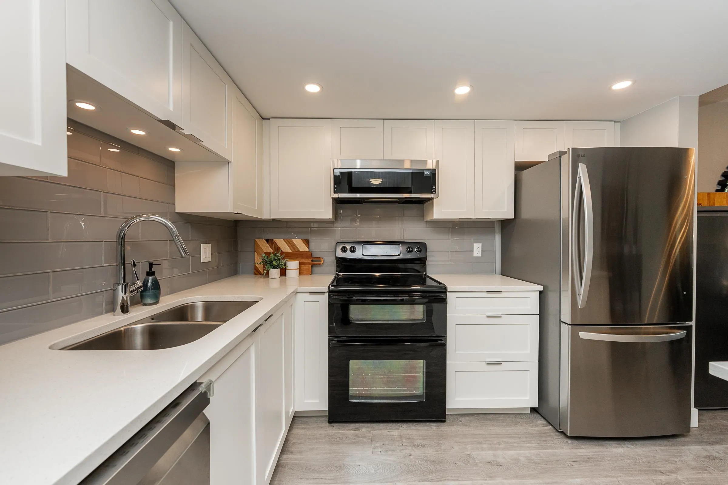 204 285 Newport Drive