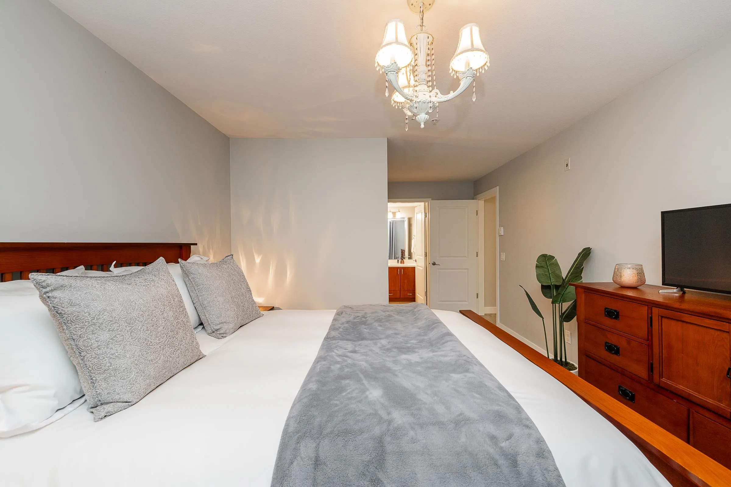 204 285 Newport Drive