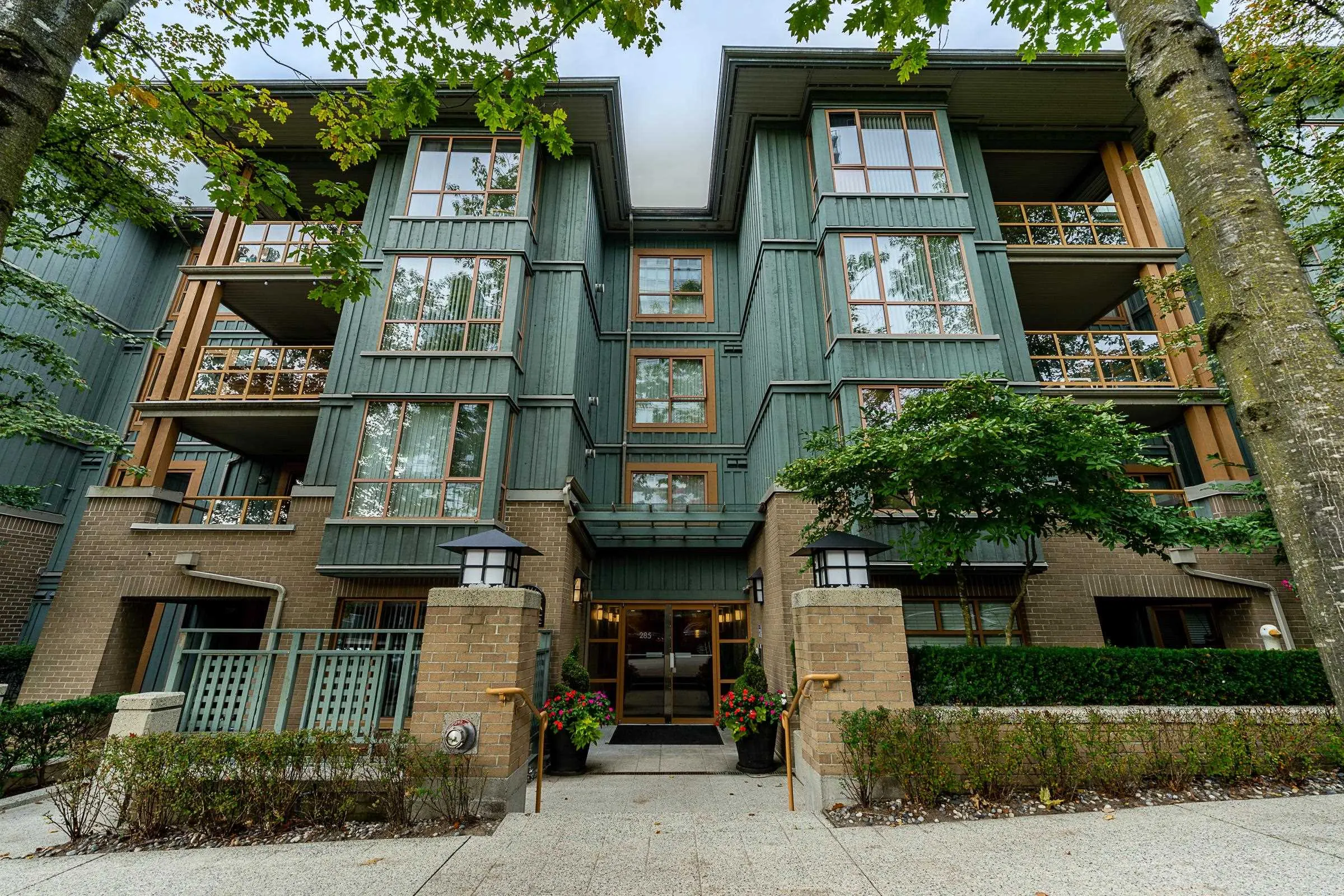 204 285 Newport Drive