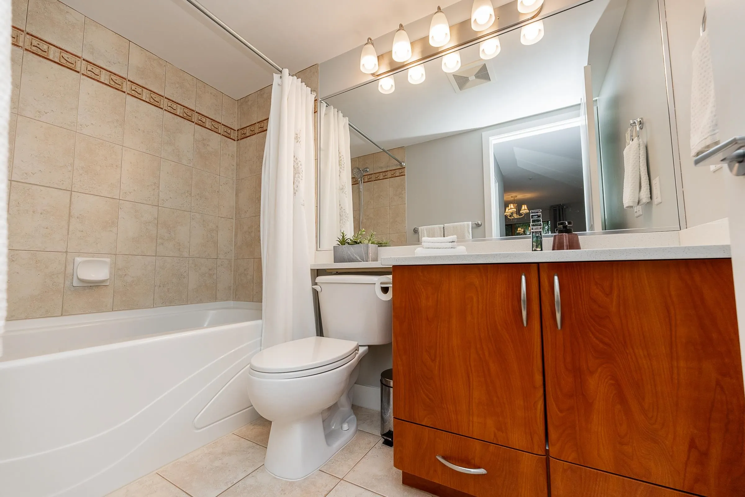 204 285 Newport Drive