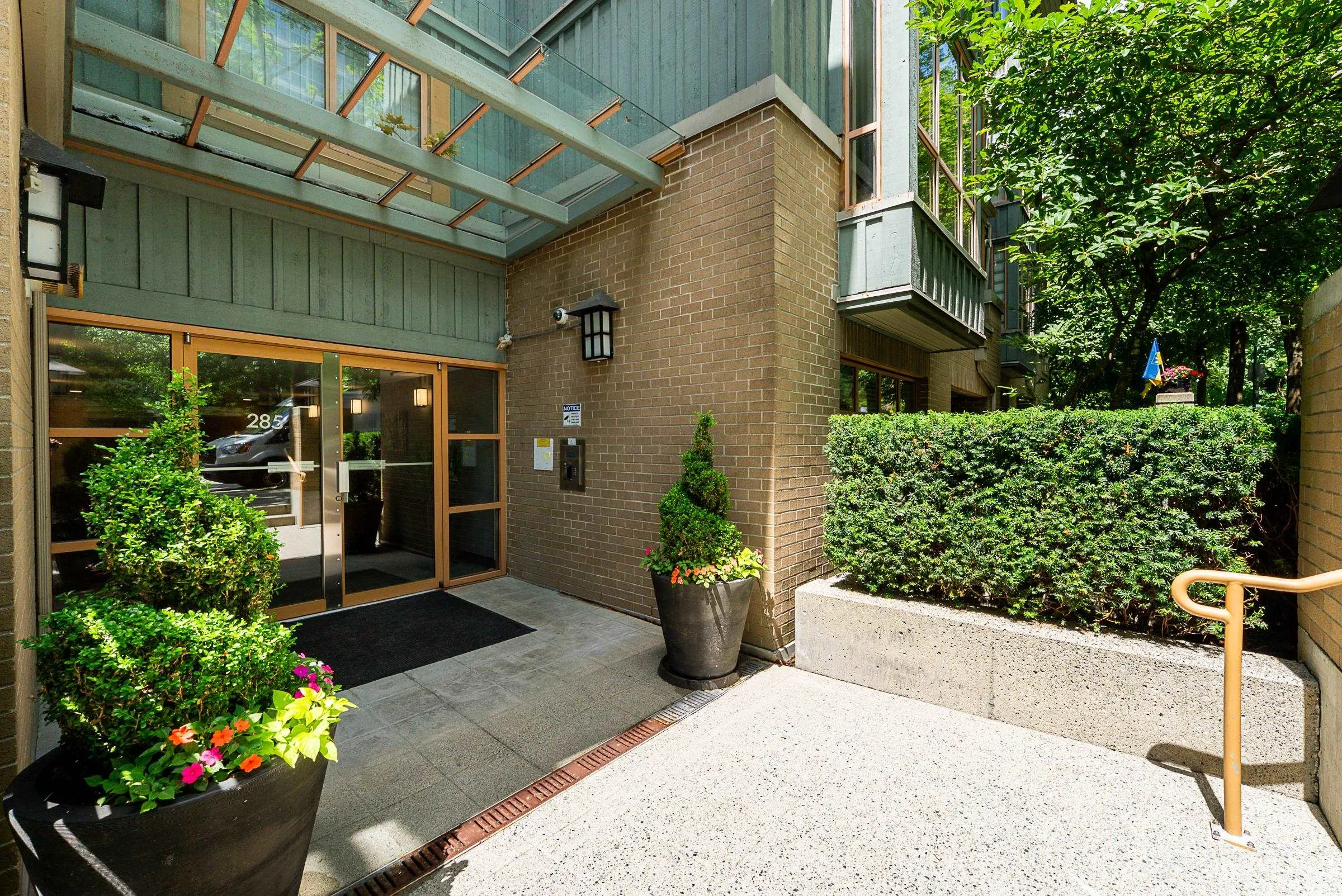 204 285 Newport Drive