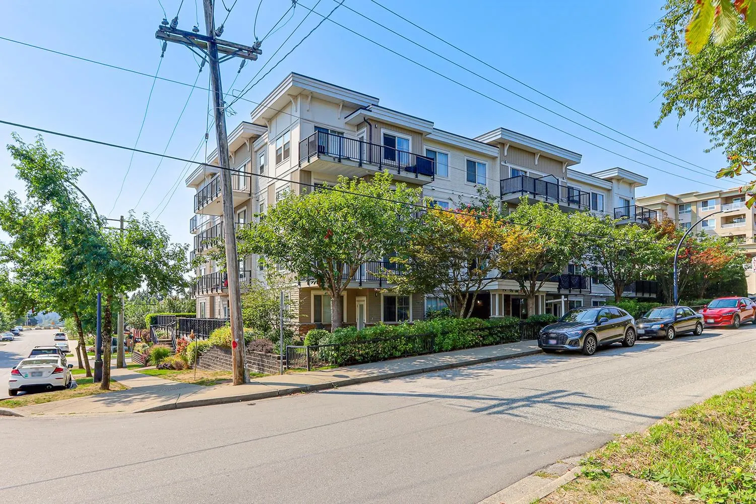 307 22290 North Avenue