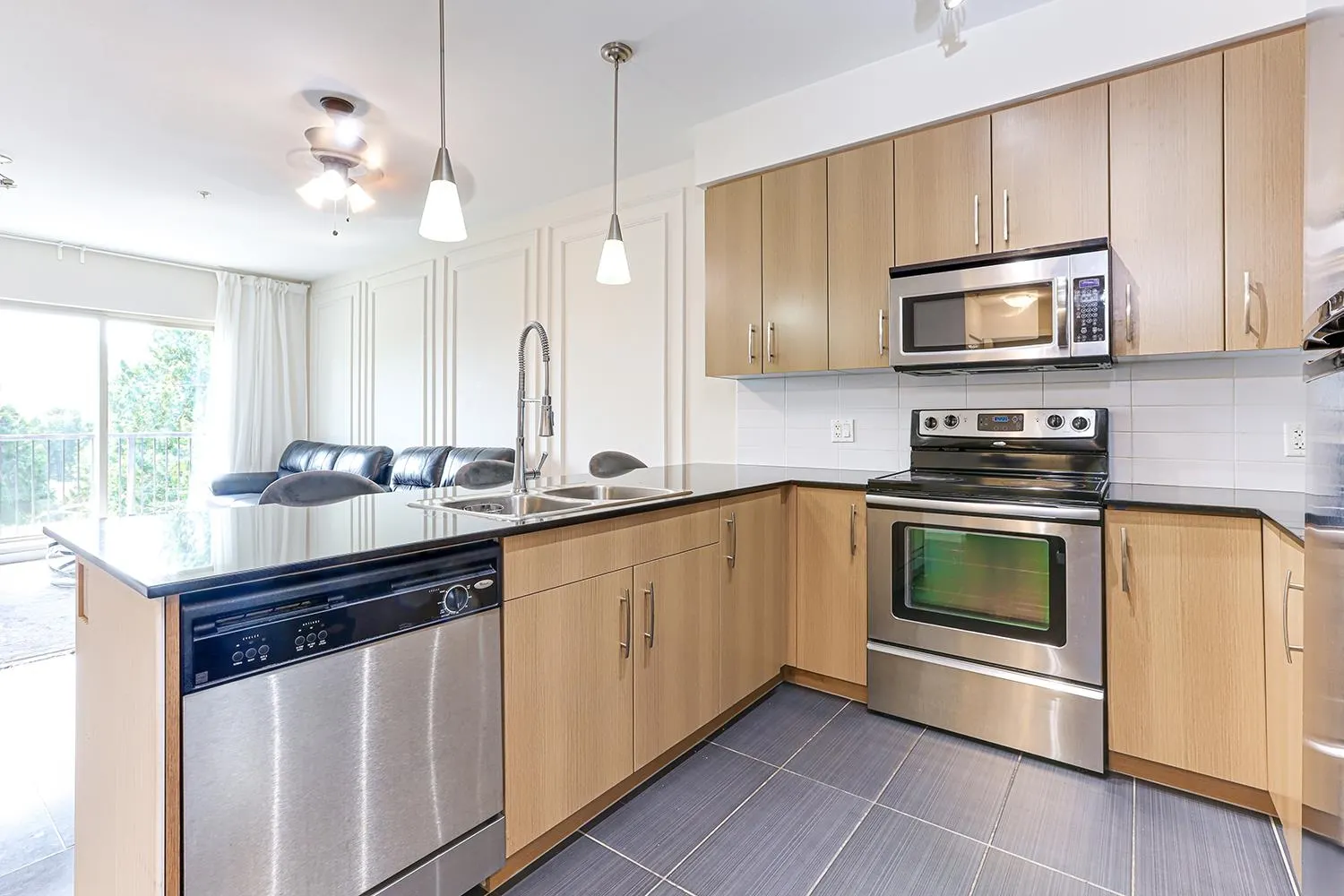 307 22290 North Avenue