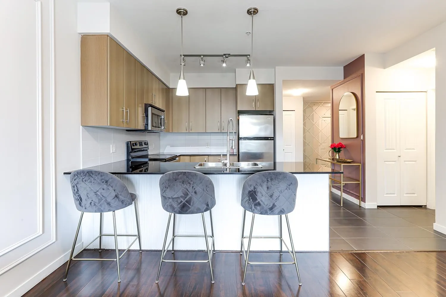 307 22290 North Avenue