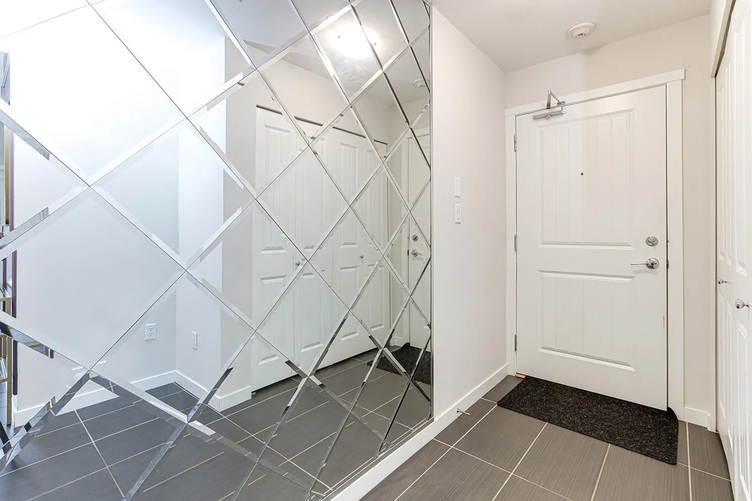 307 22290 North Avenue