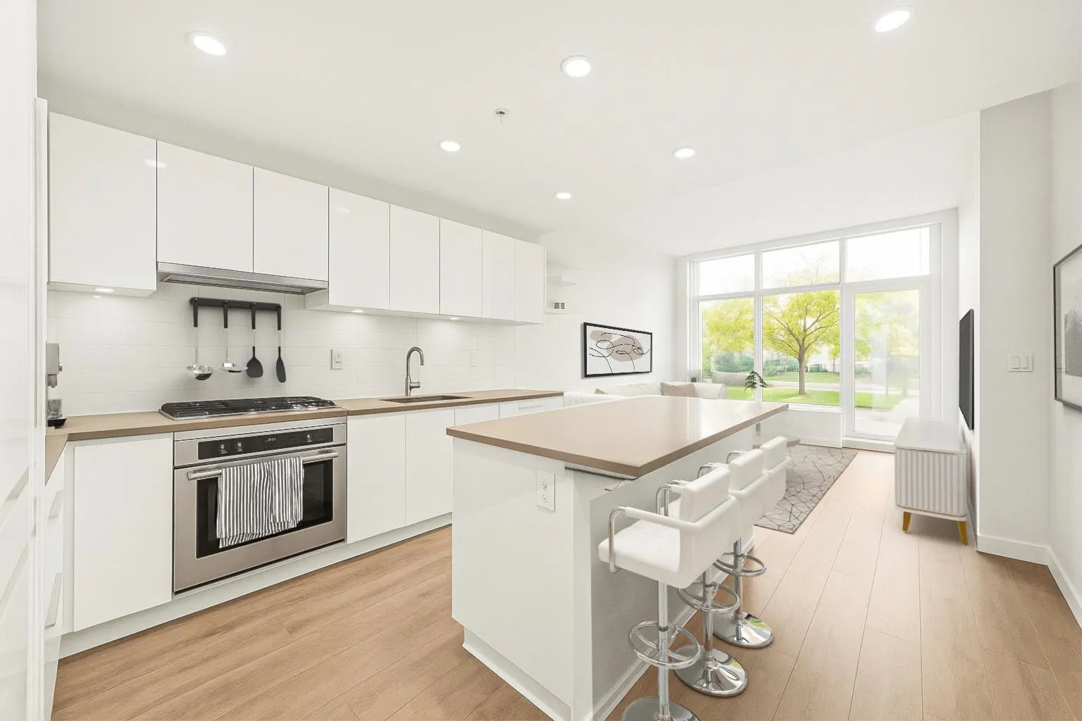 305 2388 Madison Avenue