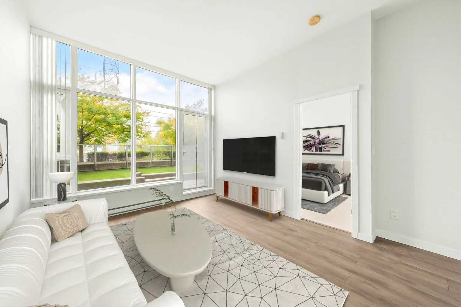 305 2388 Madison Avenue