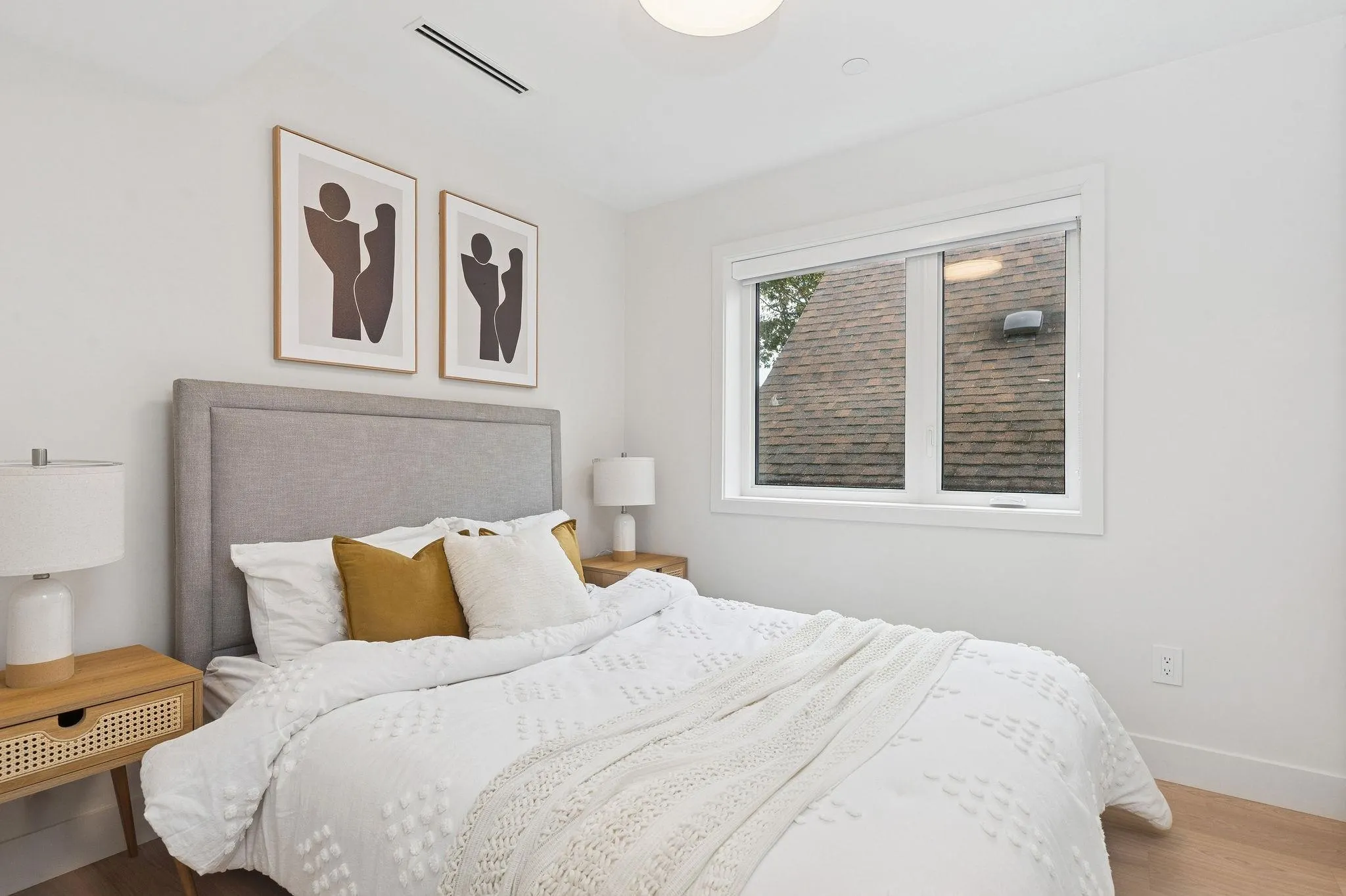 2 7 E 23rd Avenue