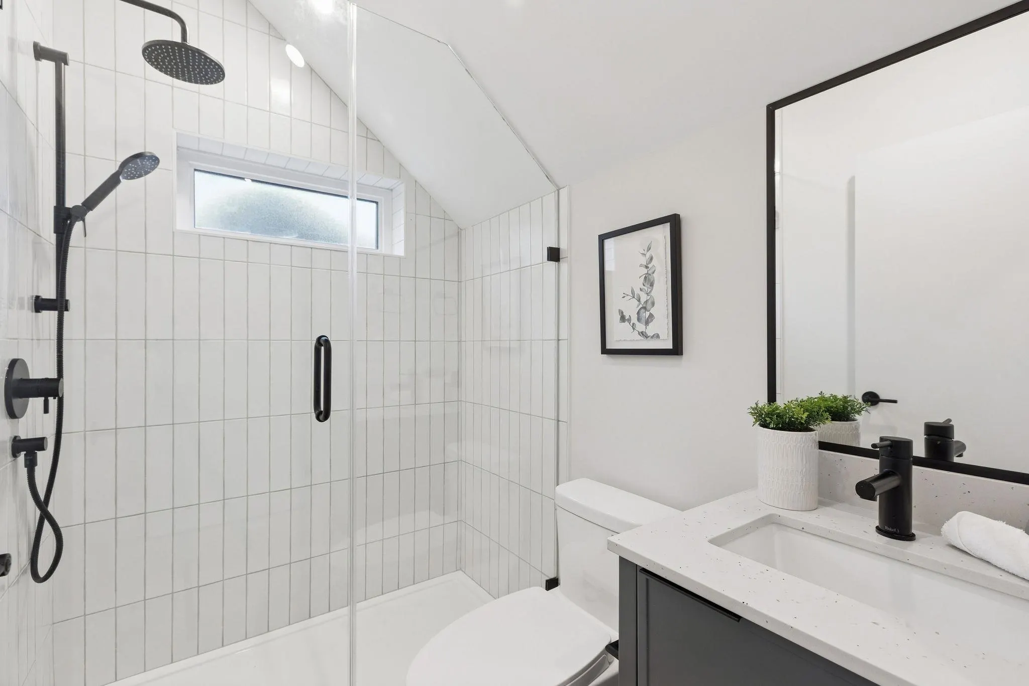 2 7 E 23rd Avenue