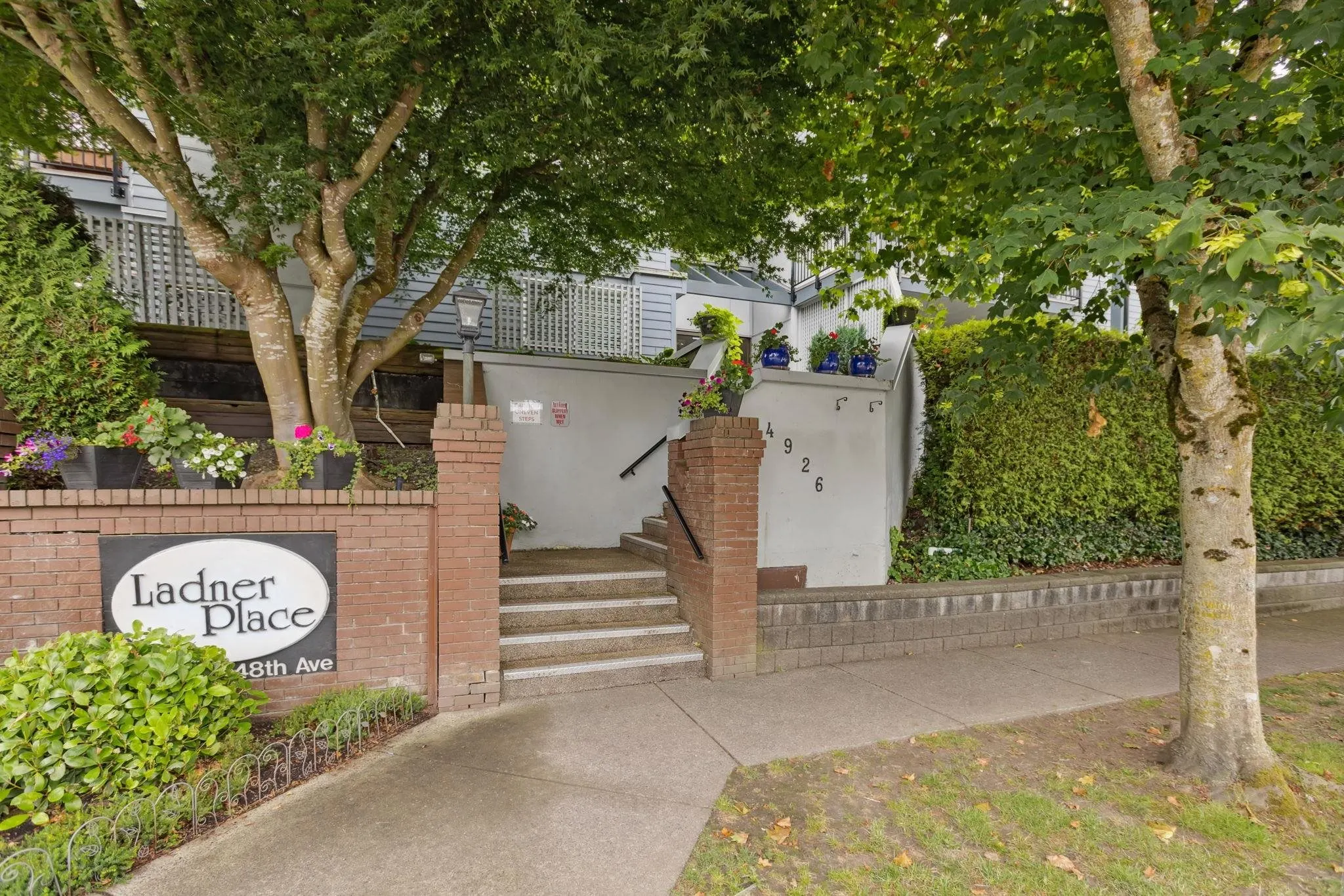 110 4926 48 Avenue