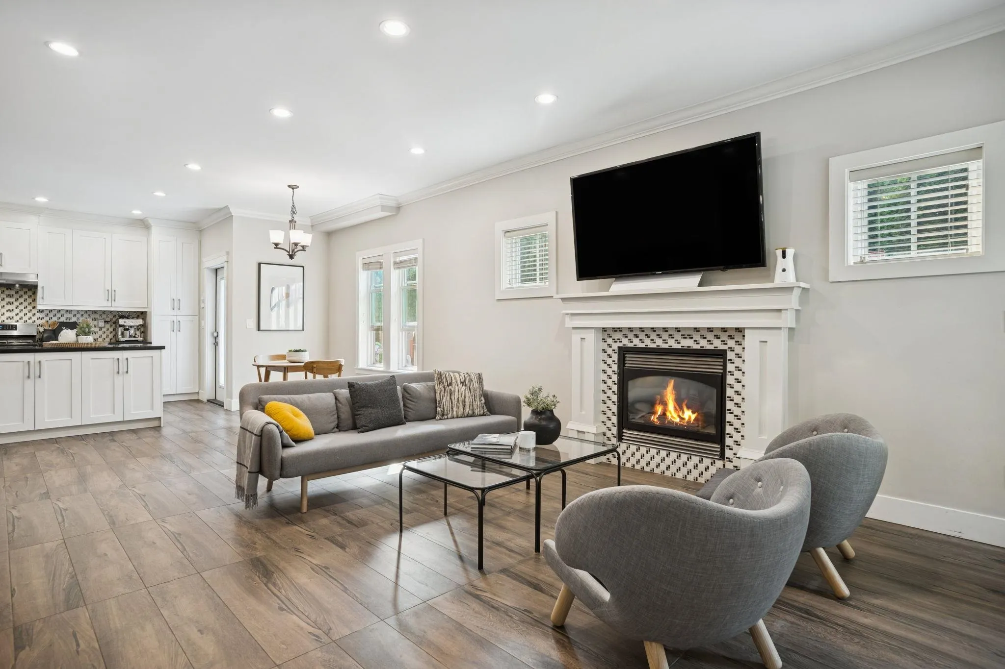 102 910 Delestre Avenue