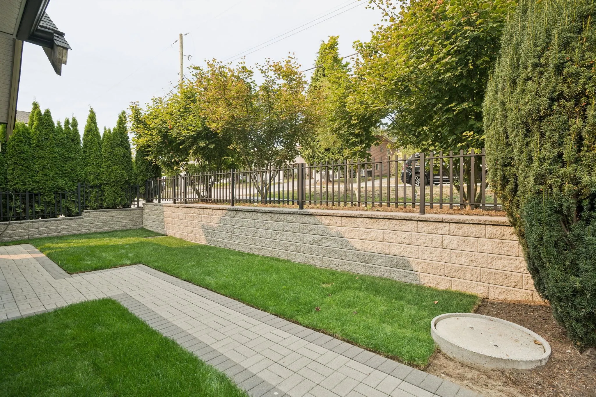 102 910 Delestre Avenue