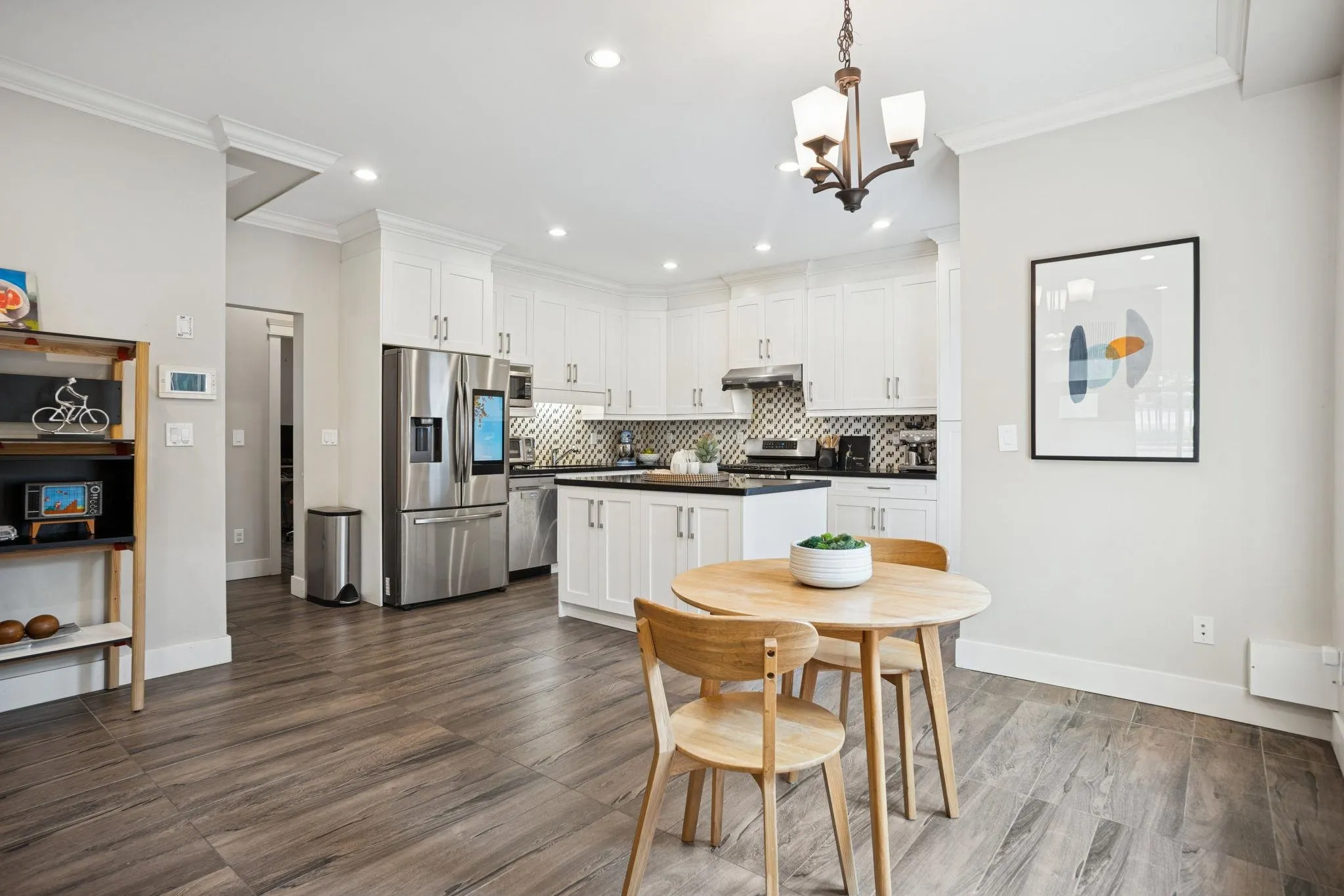 102 910 Delestre Avenue