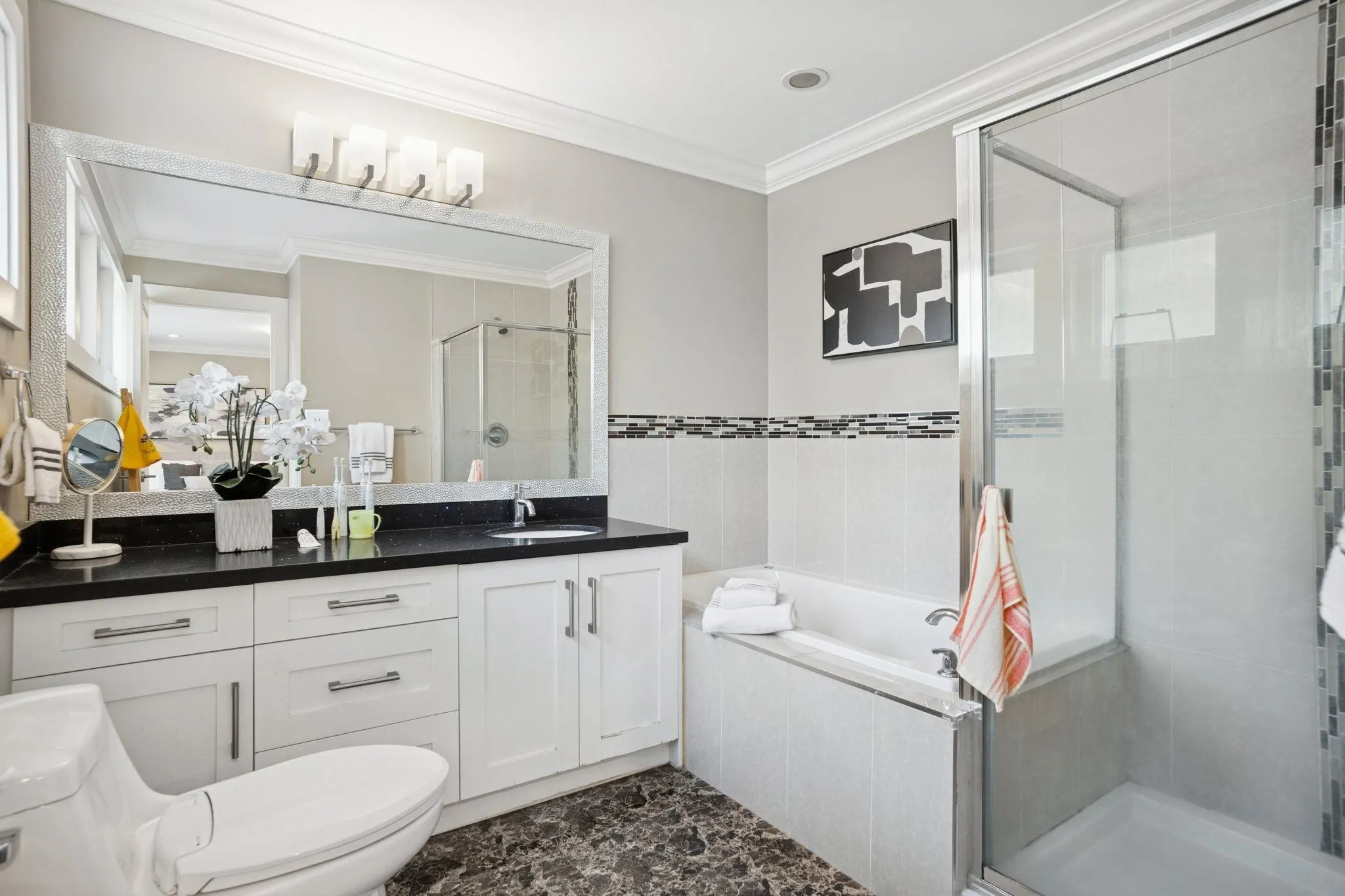 102 910 Delestre Avenue