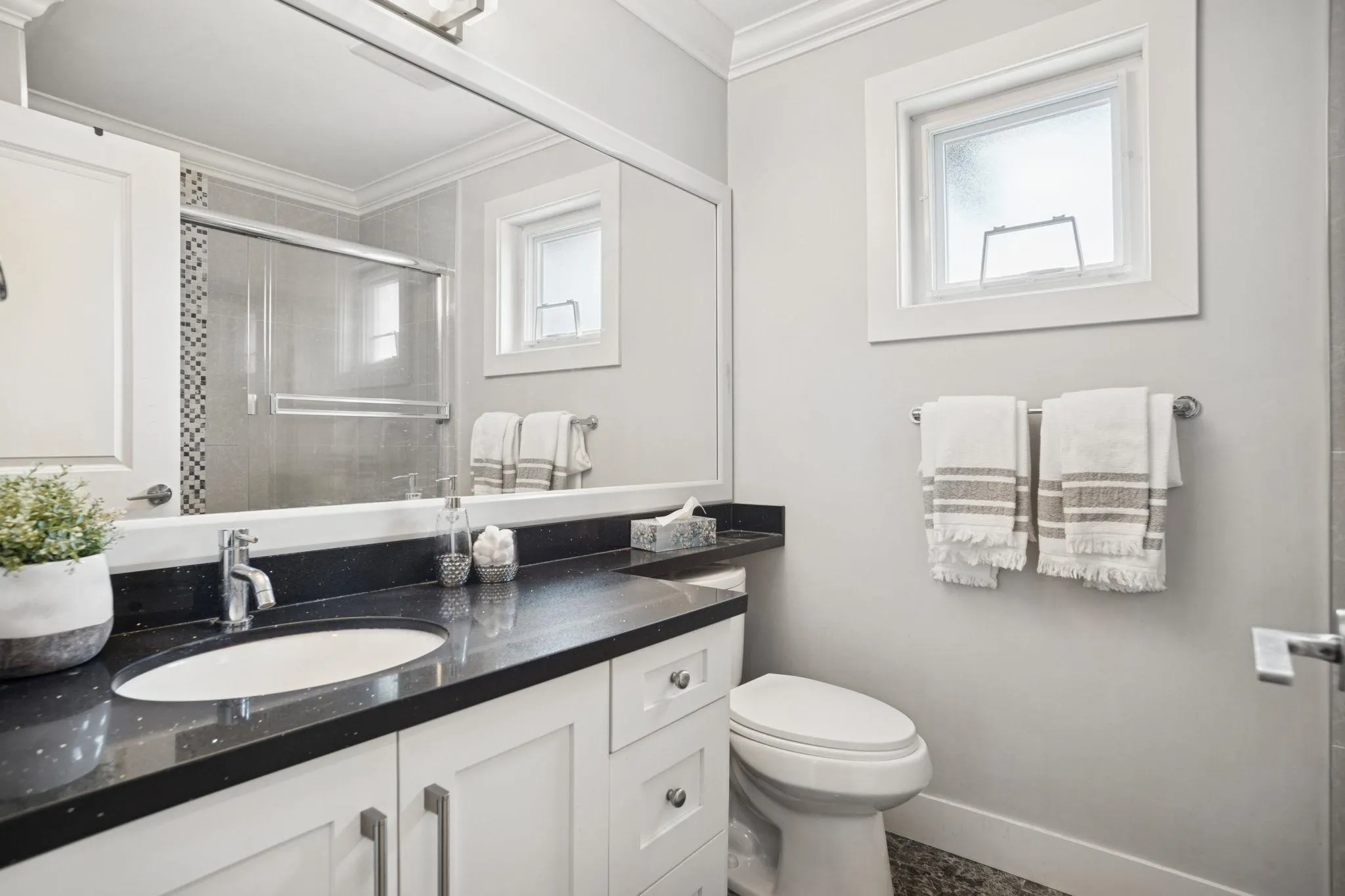 102 910 Delestre Avenue