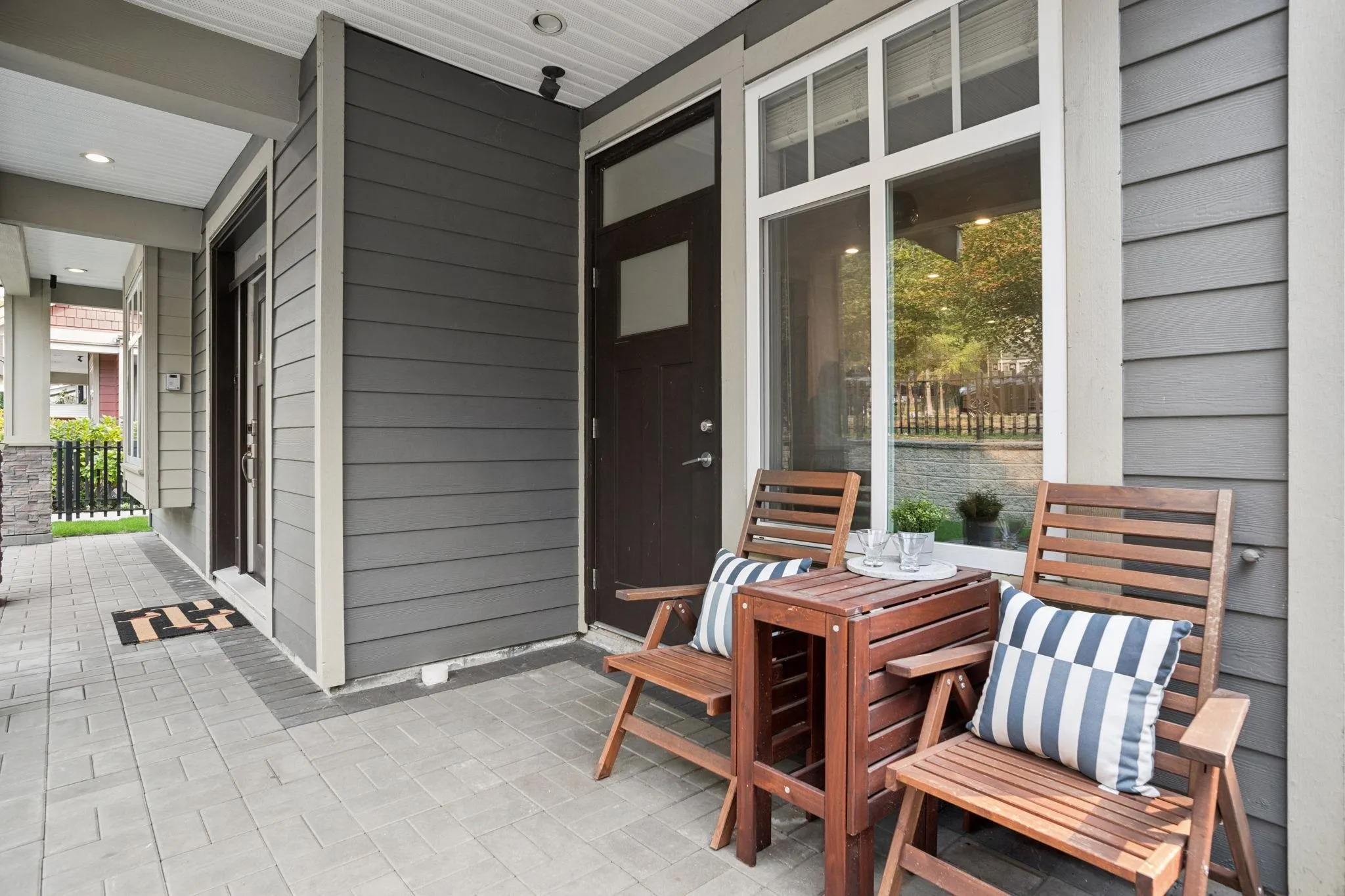 102 910 Delestre Avenue