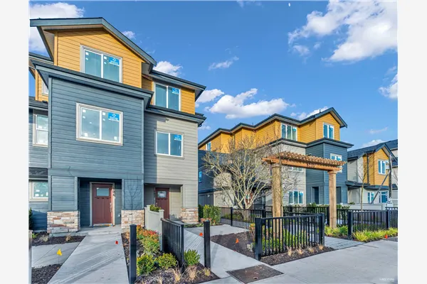 106 8233 Williams Road