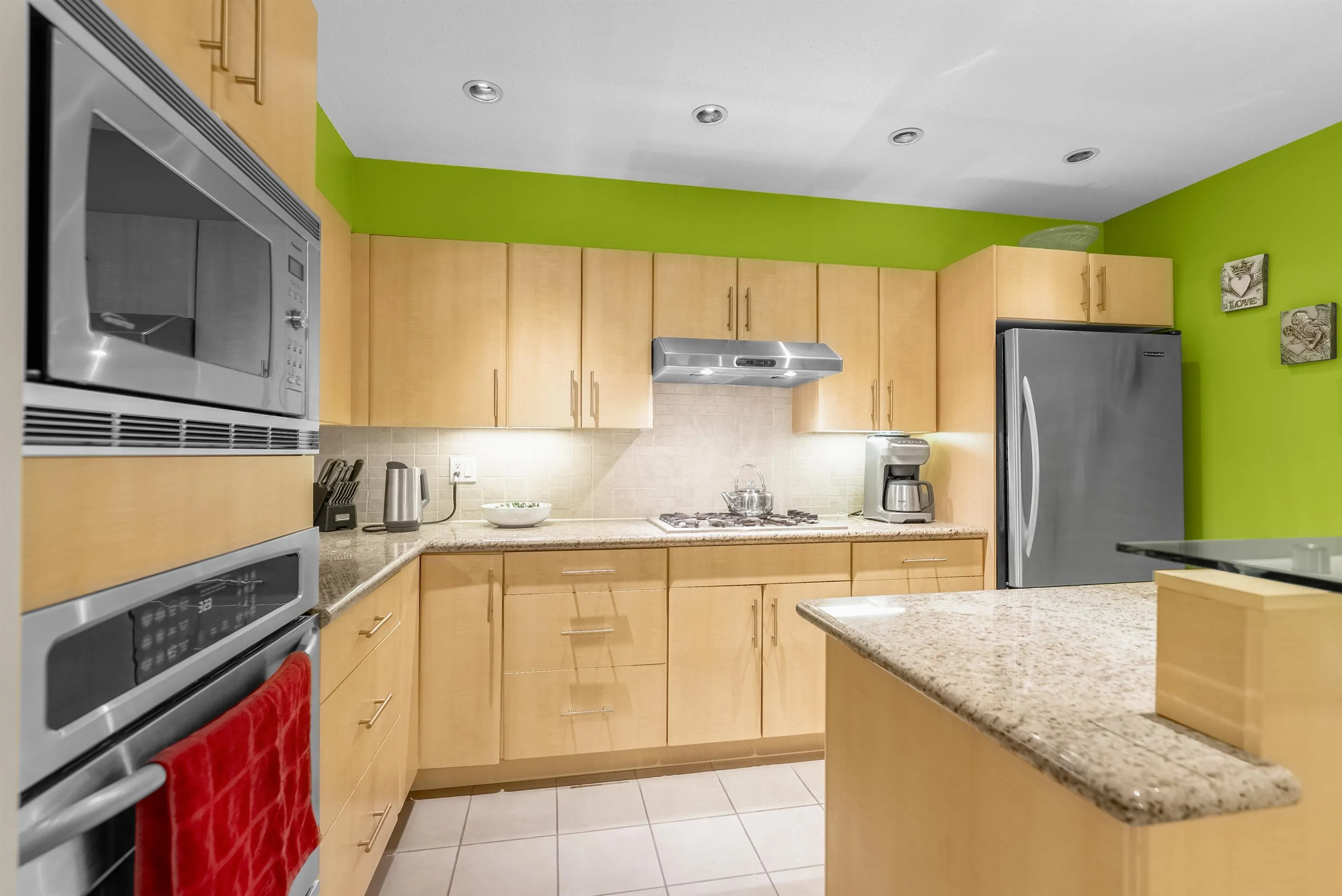 104 3750 Edgemont Boulevard