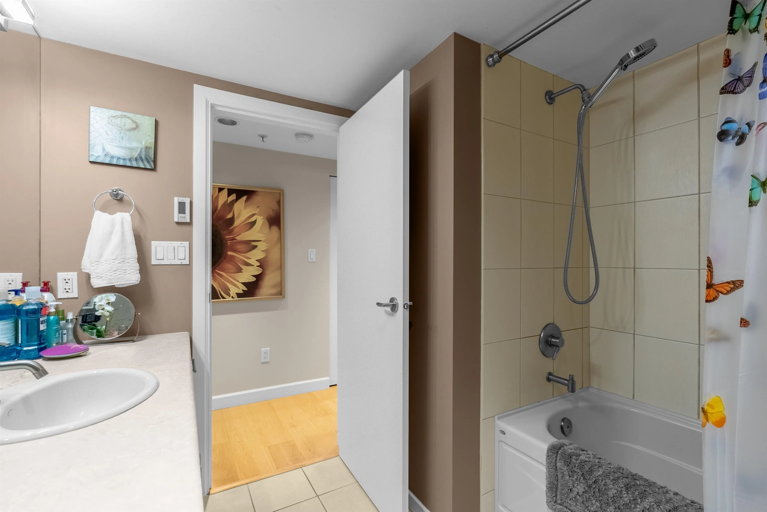 104 3750 Edgemont Boulevard