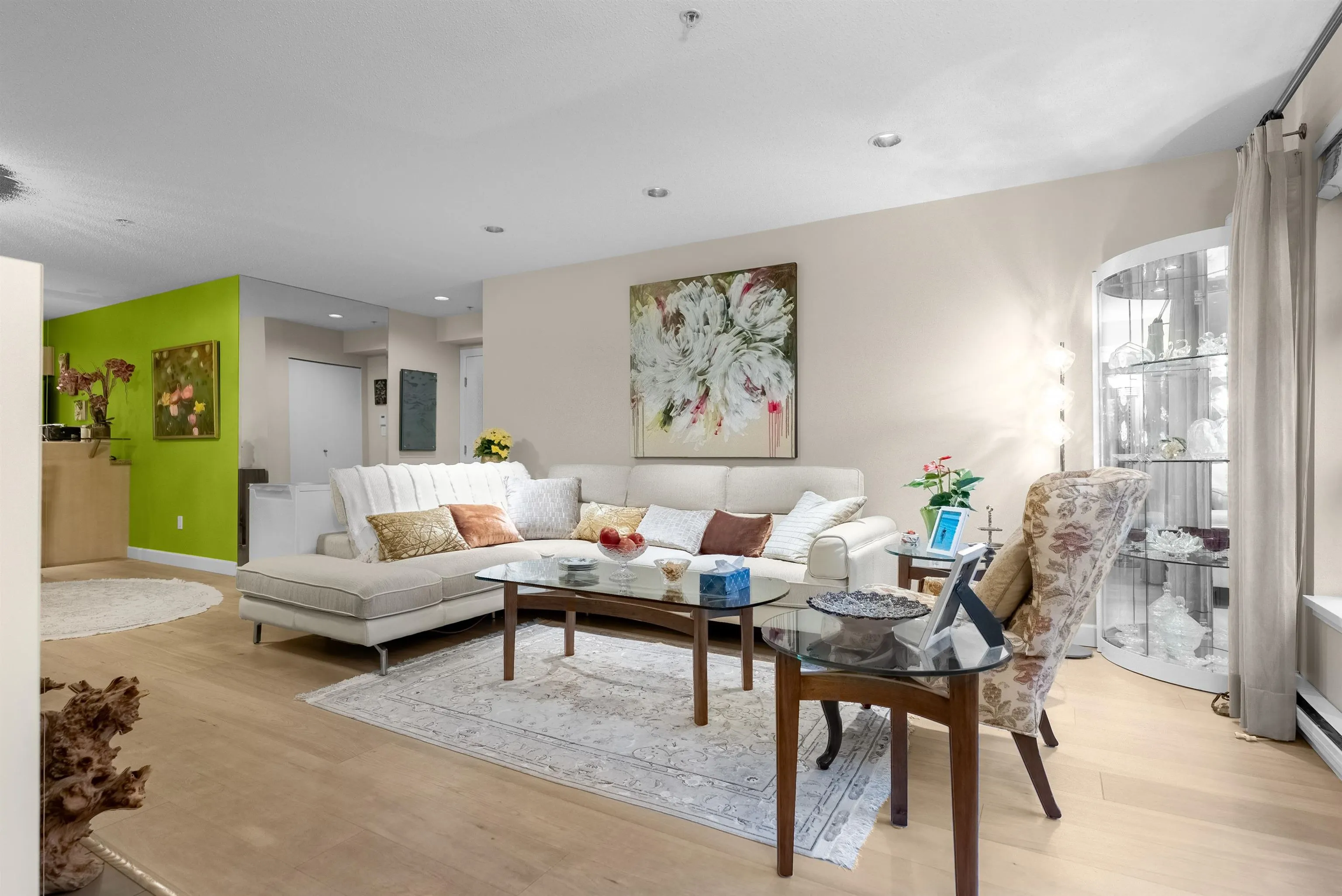 104 3750 Edgemont Boulevard