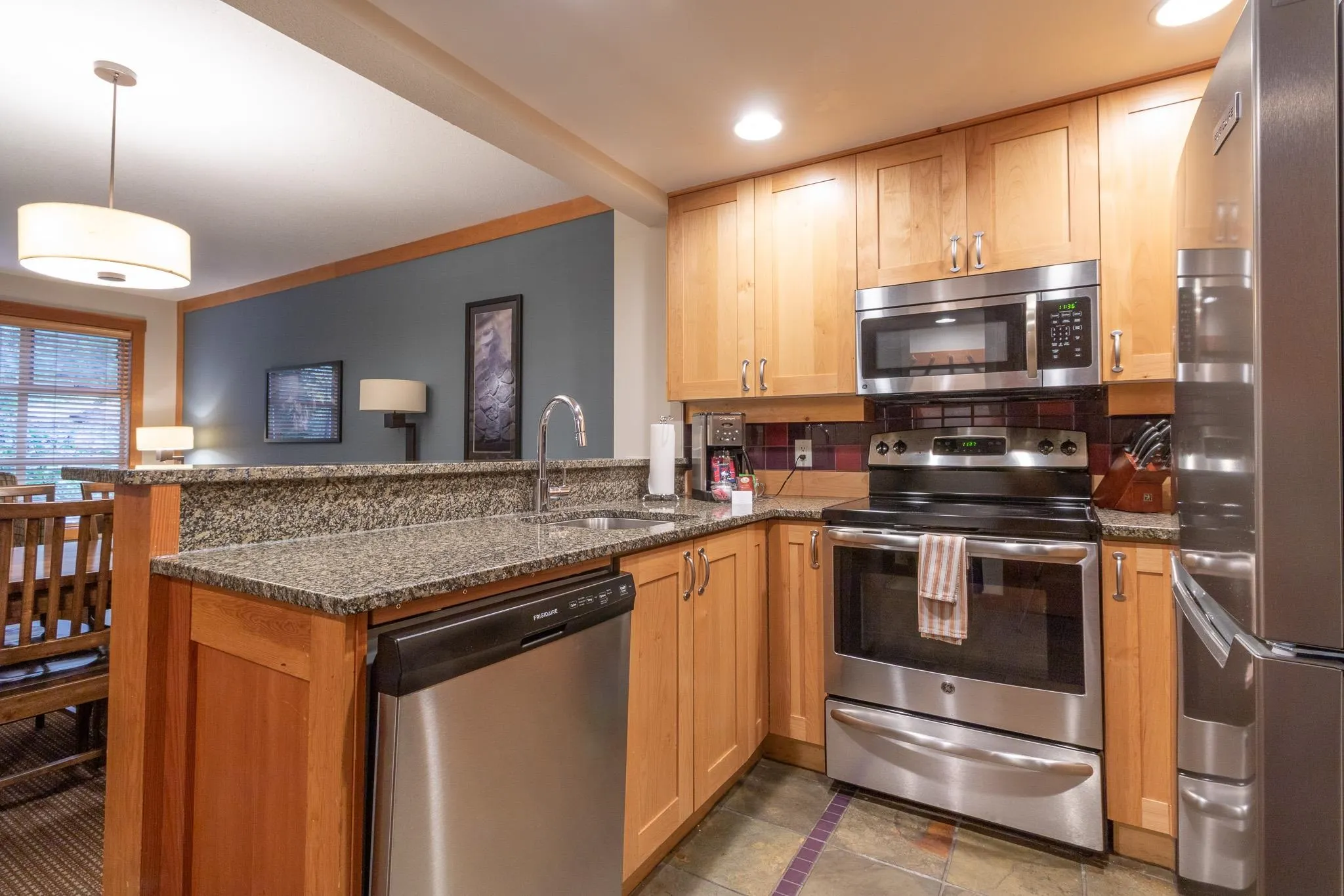 334C 2036 London Lane