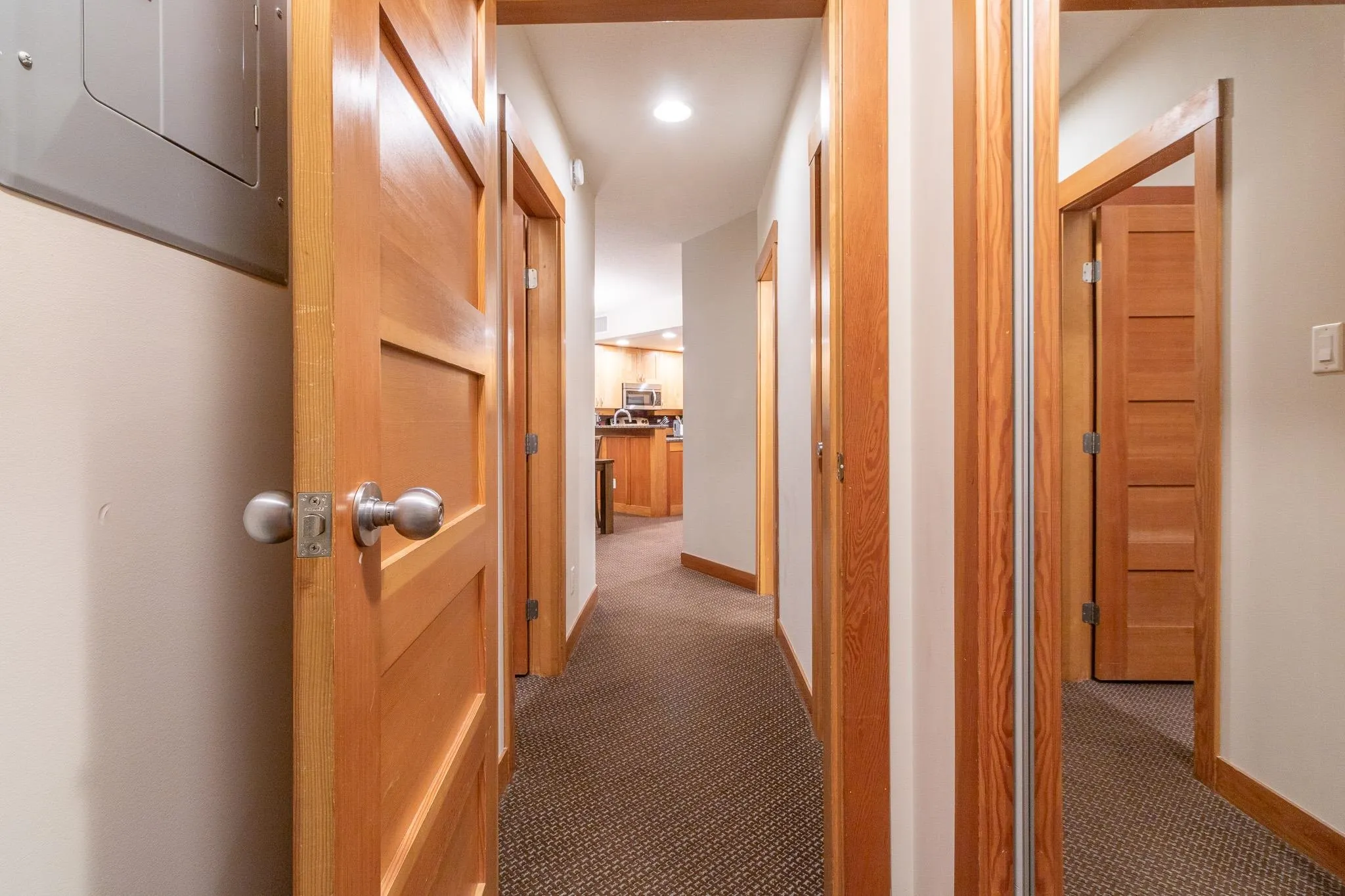 334C 2036 London Lane