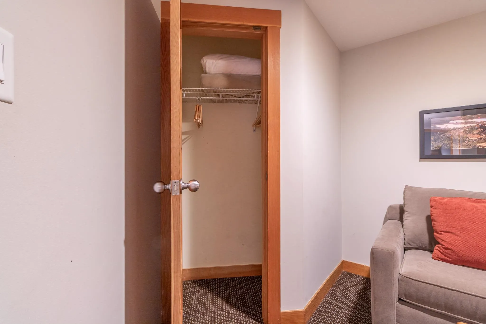 334C 2036 London Lane